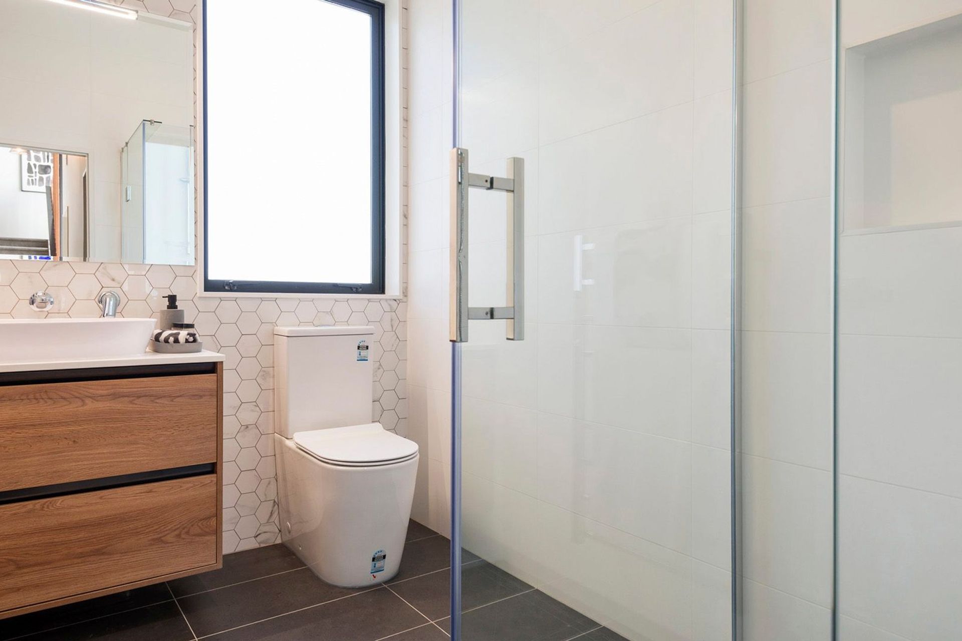 Castledine Crescent, Glen Innes