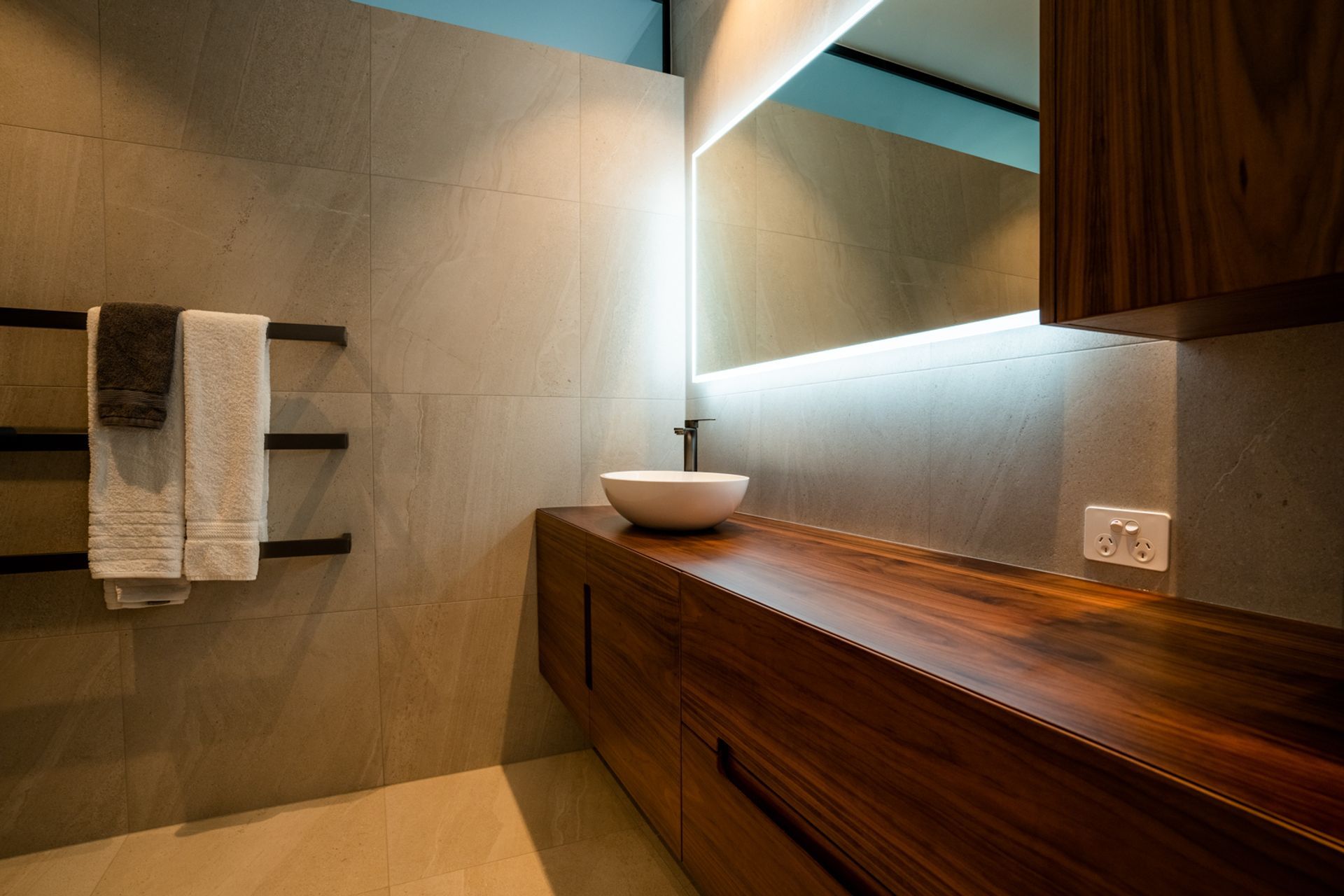 Bold and Beautiful - Sandringham