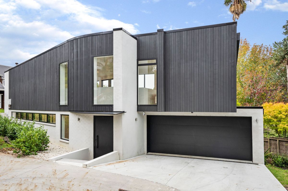 Castor Bay Residence