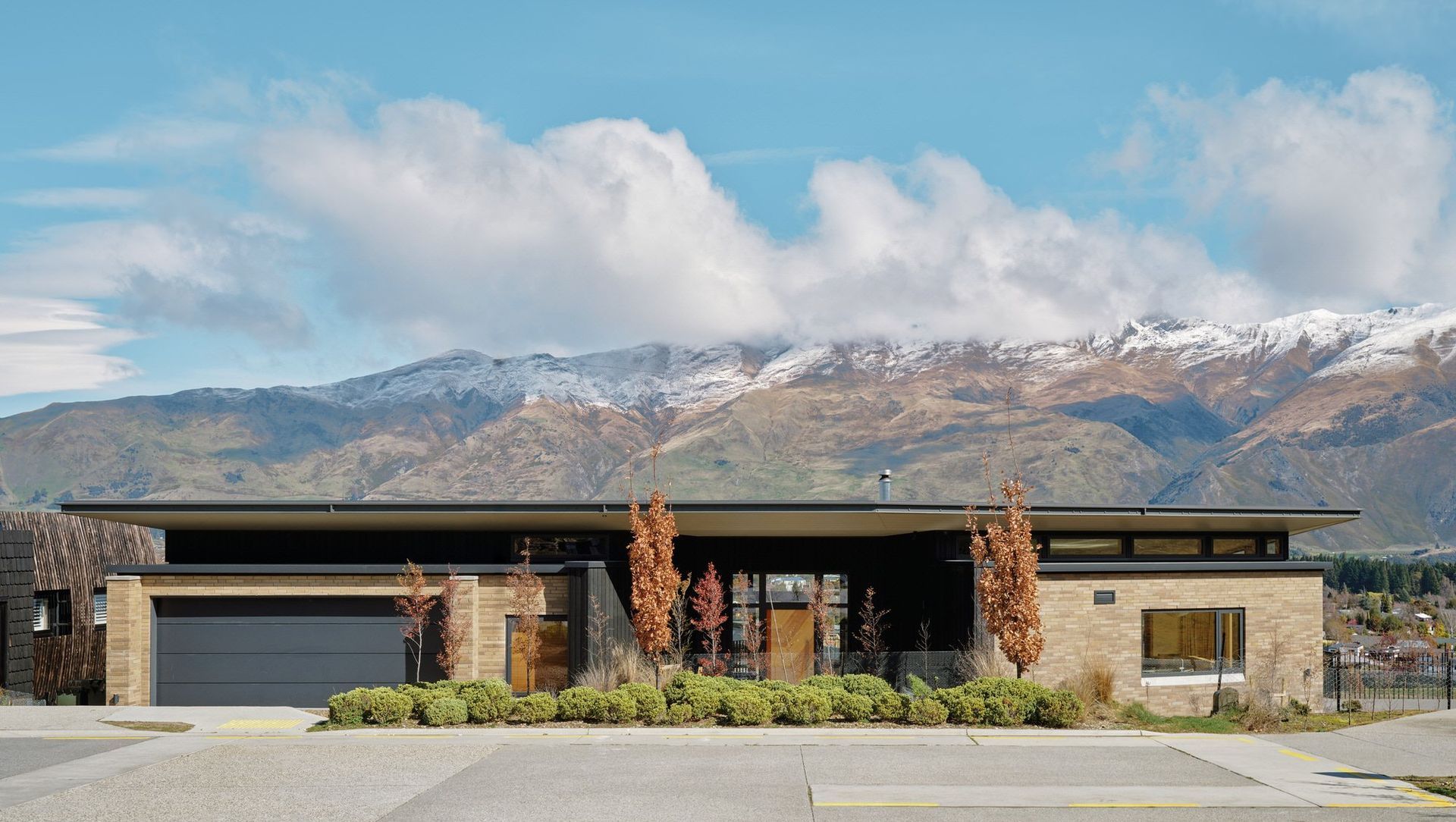 Akitu Rise new build banner