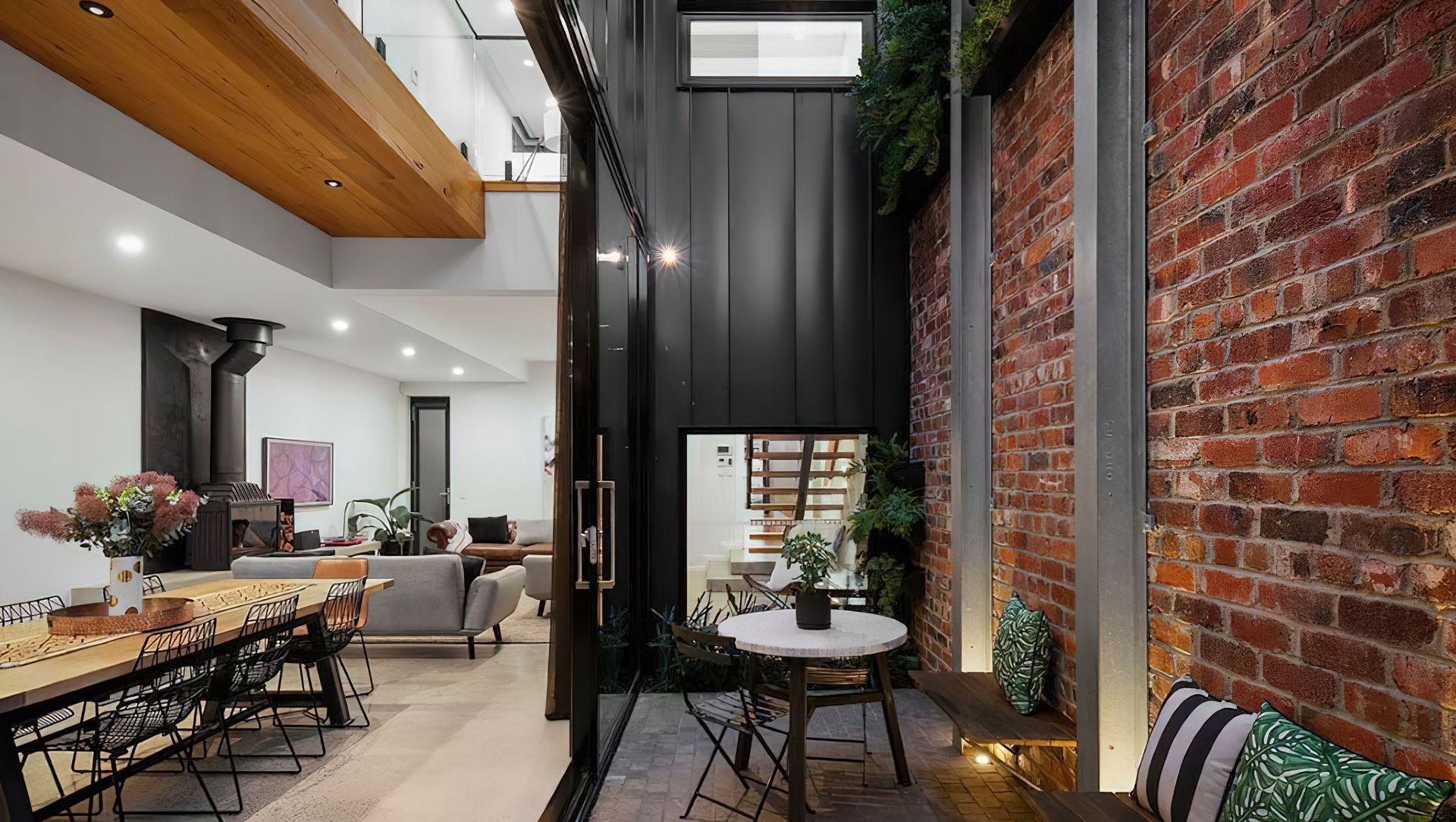 Elwood Residence banner