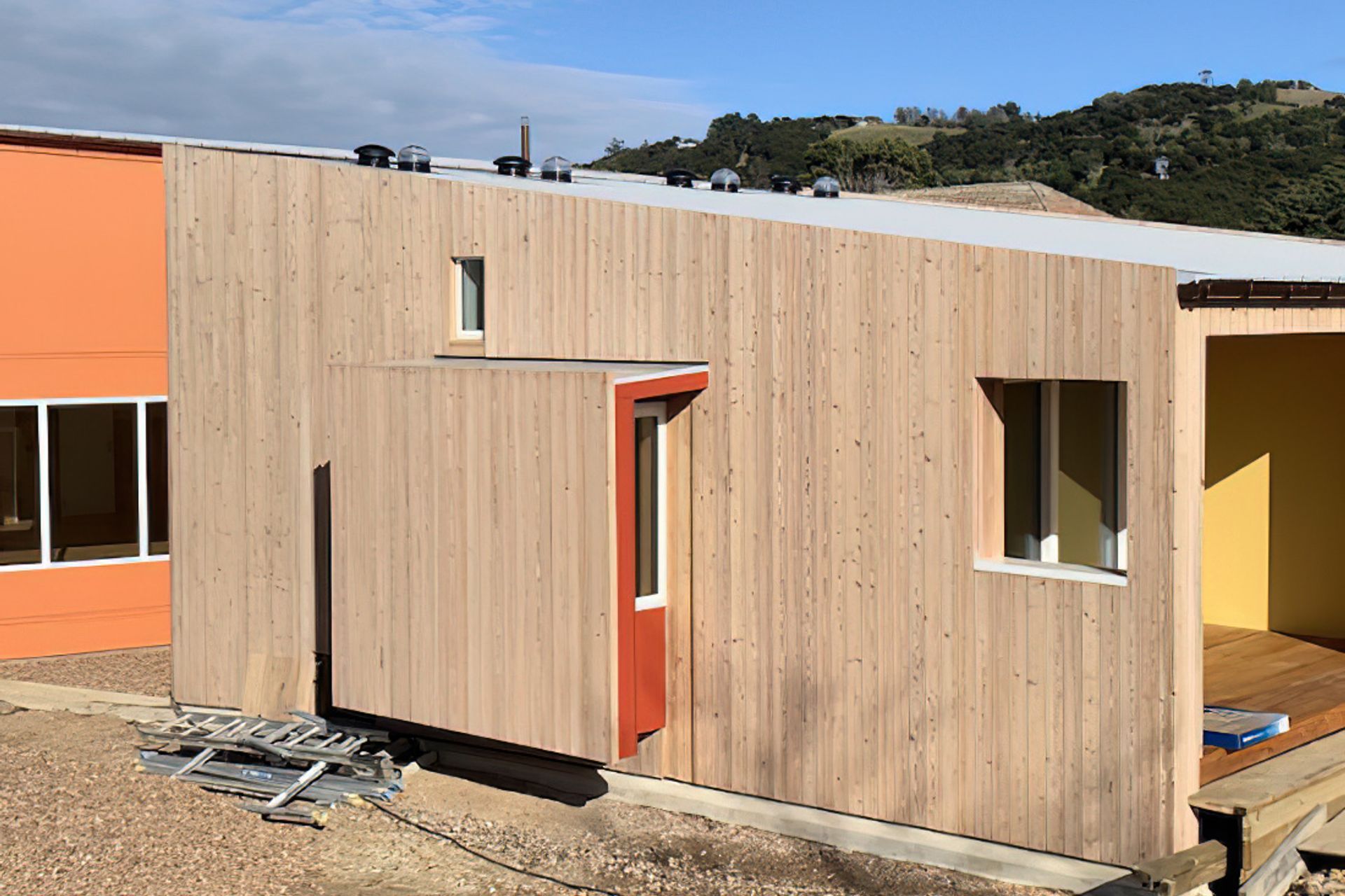 Energy-Efficient Island Style Living