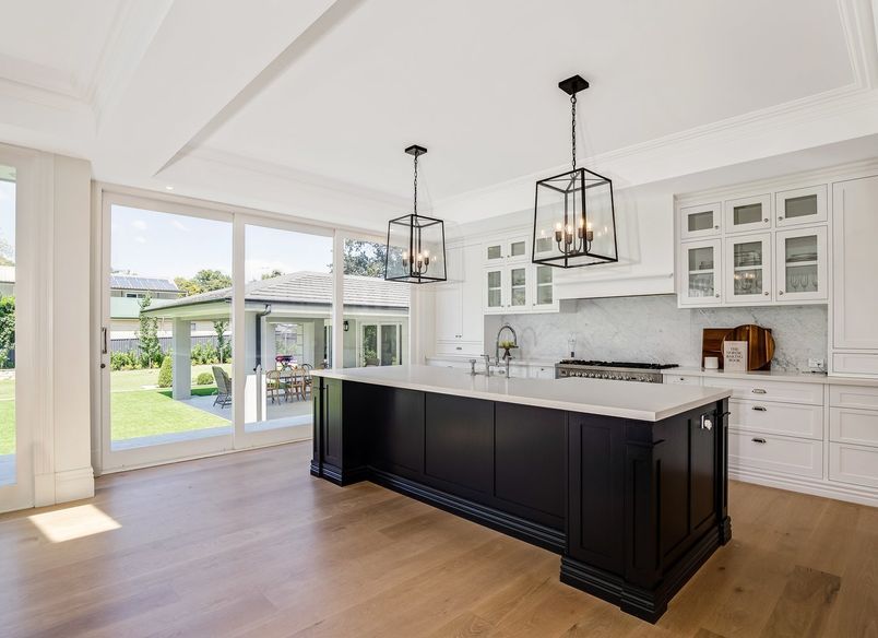 Martin St, Regentville