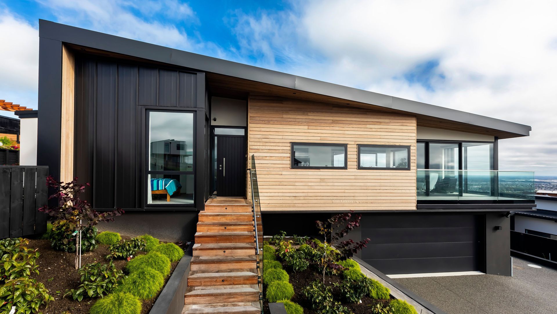 Contemporary Hillside Retreat | Cashmere banner