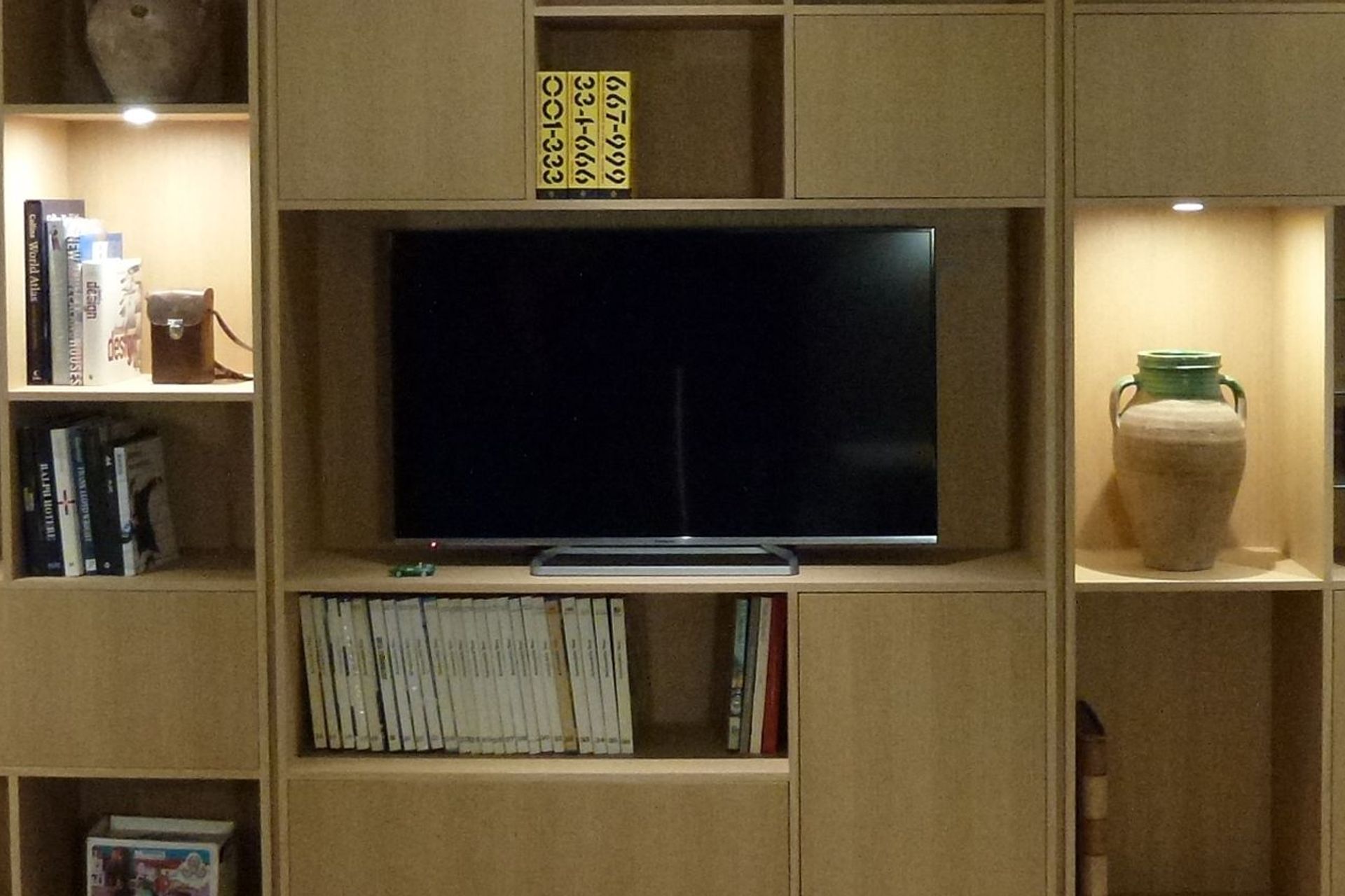 Hawthorn "Contemporary Farm" House