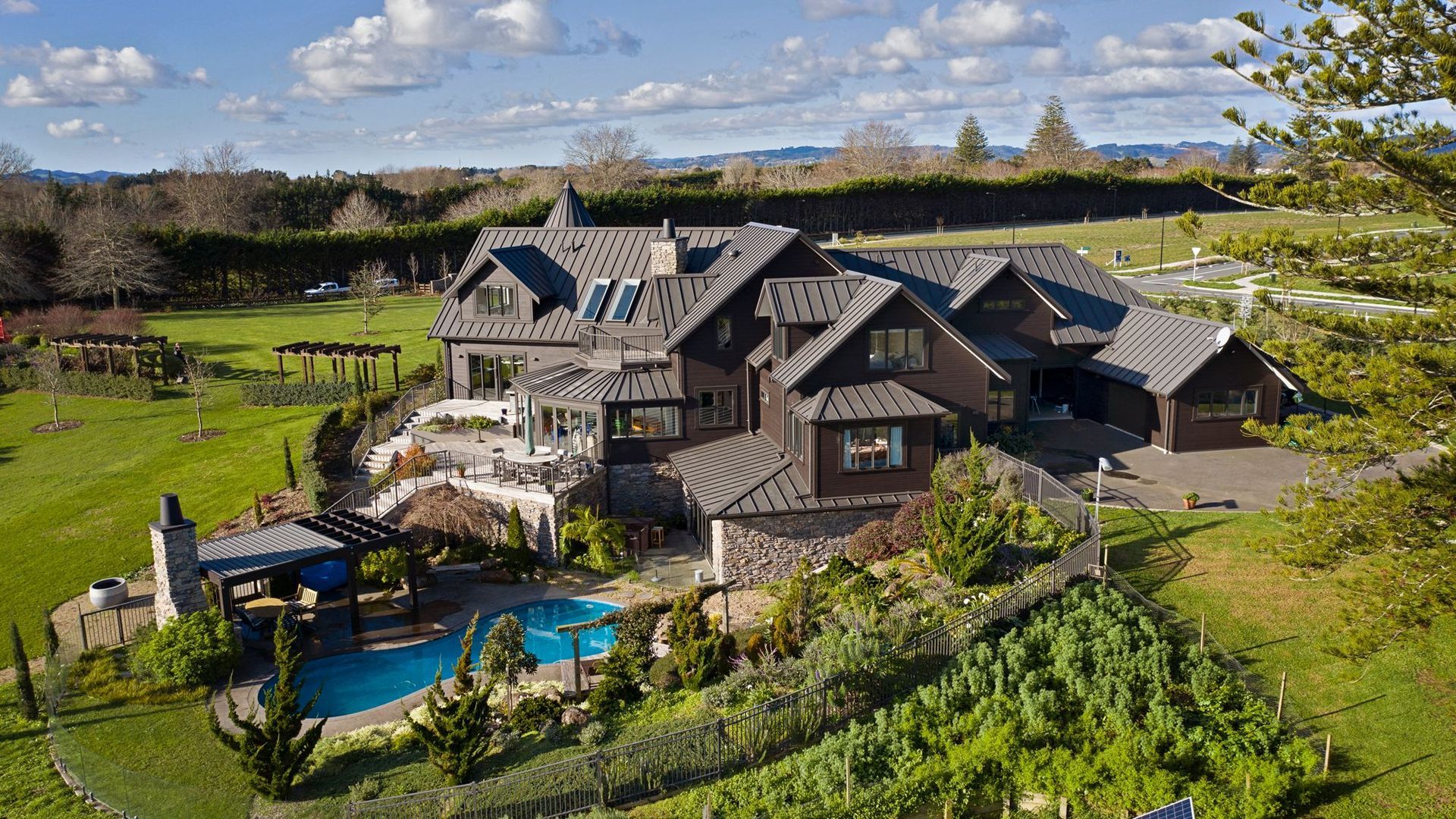 Redgwell Construction - Hayfield video