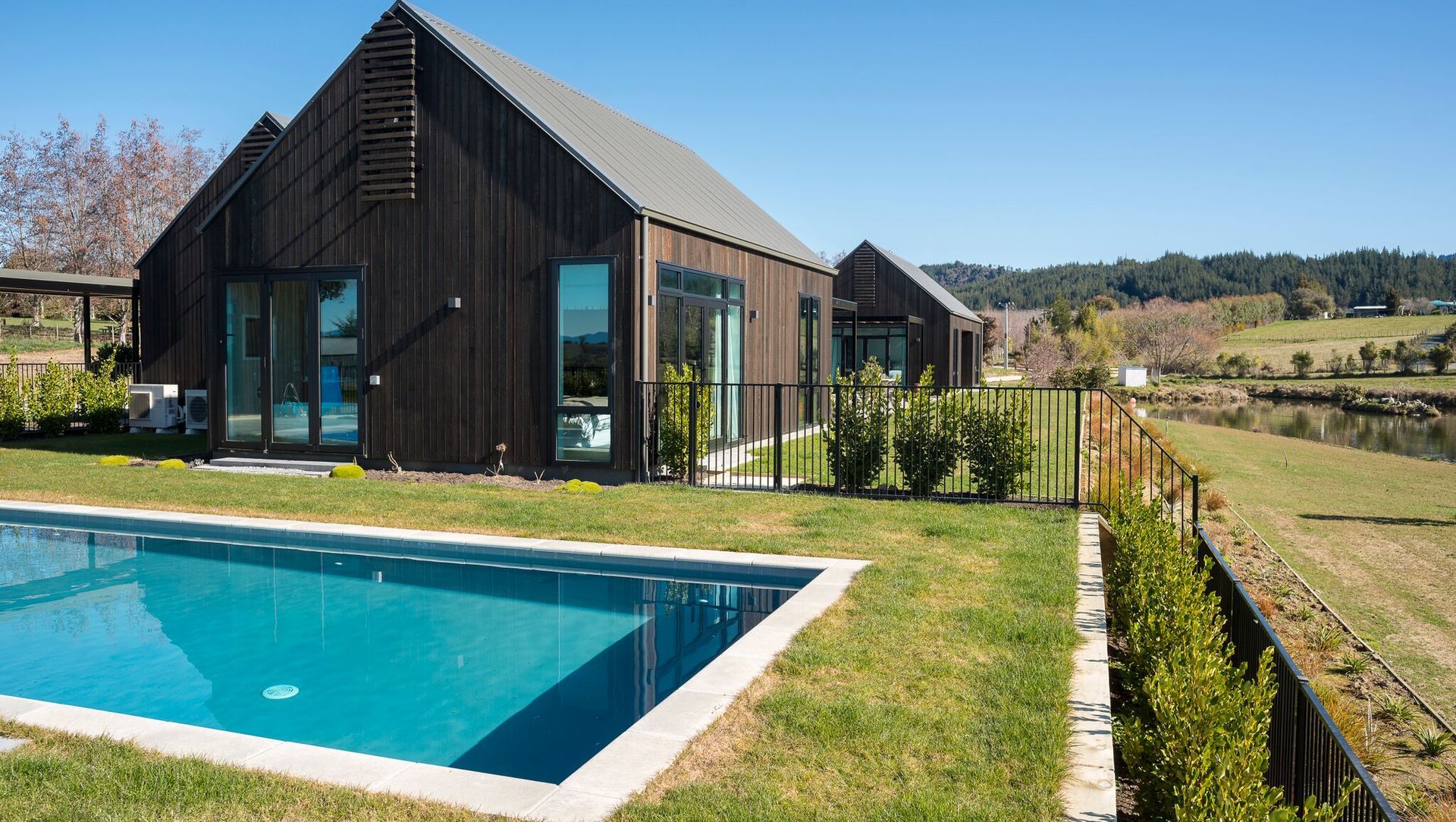 Holiday House Motueka banner