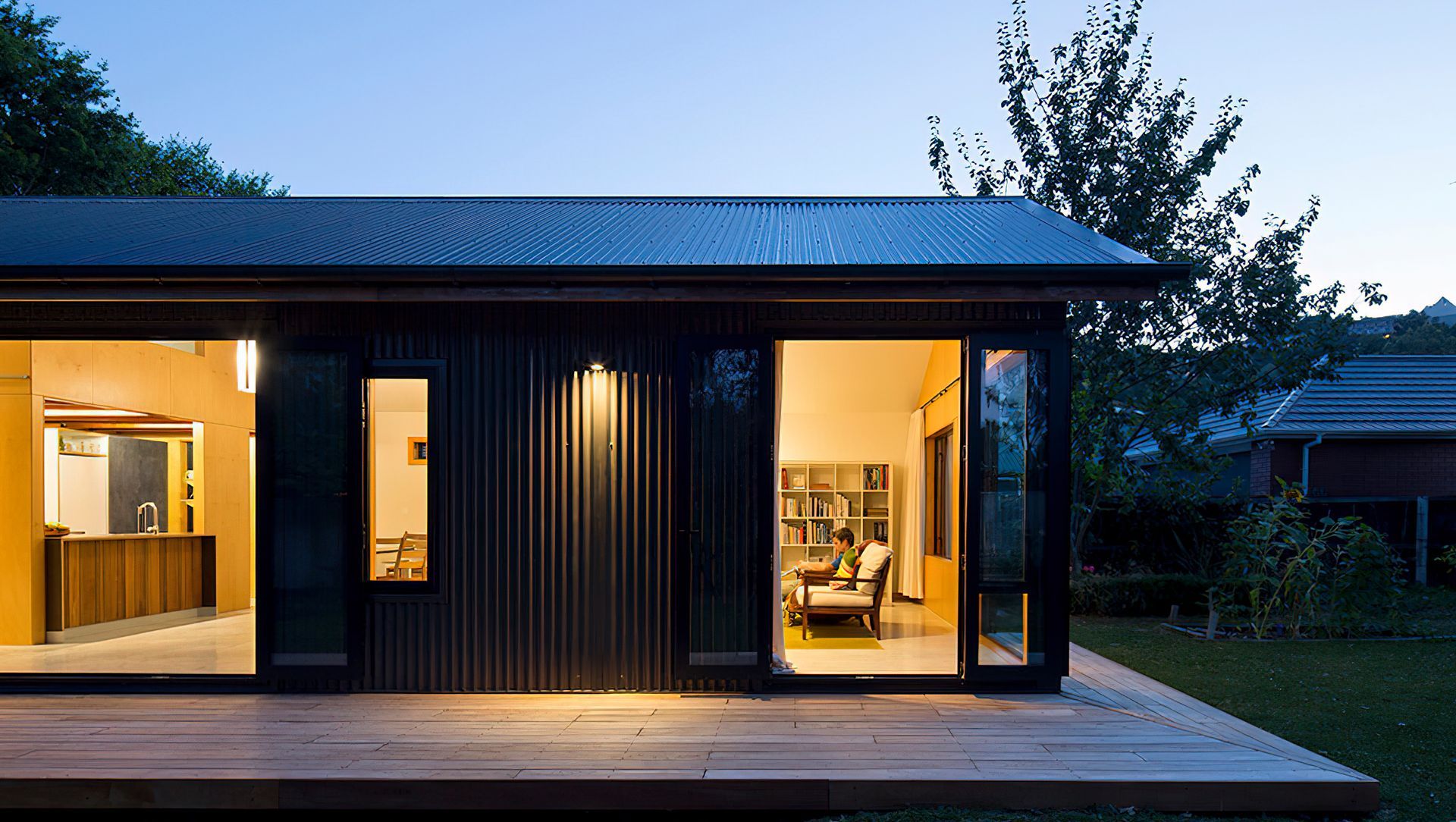 Holliss Avenue banner