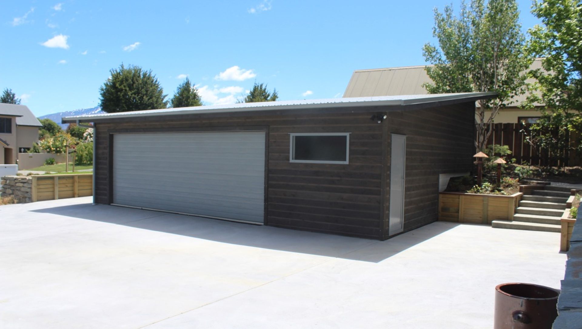 Architecturally Designed High-End Garage banner