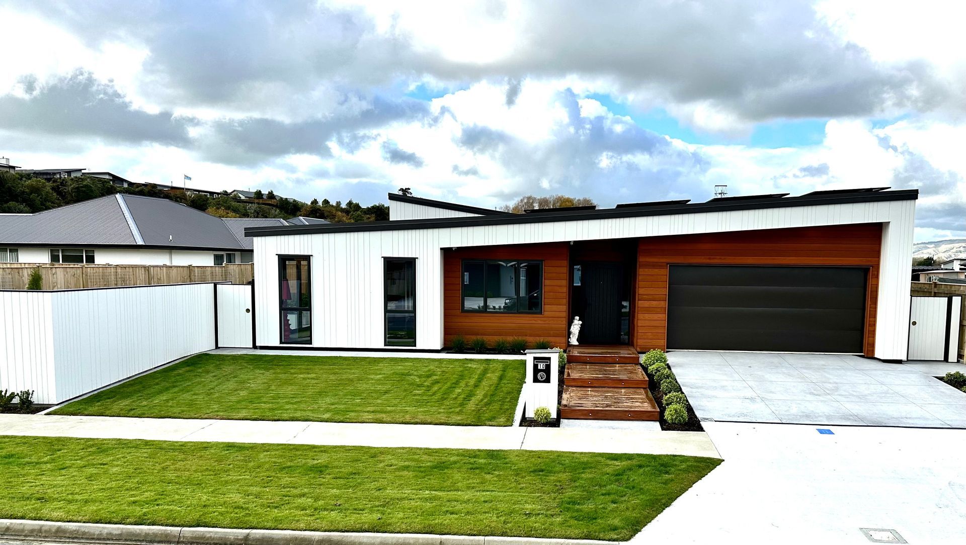 Graditude Way banner