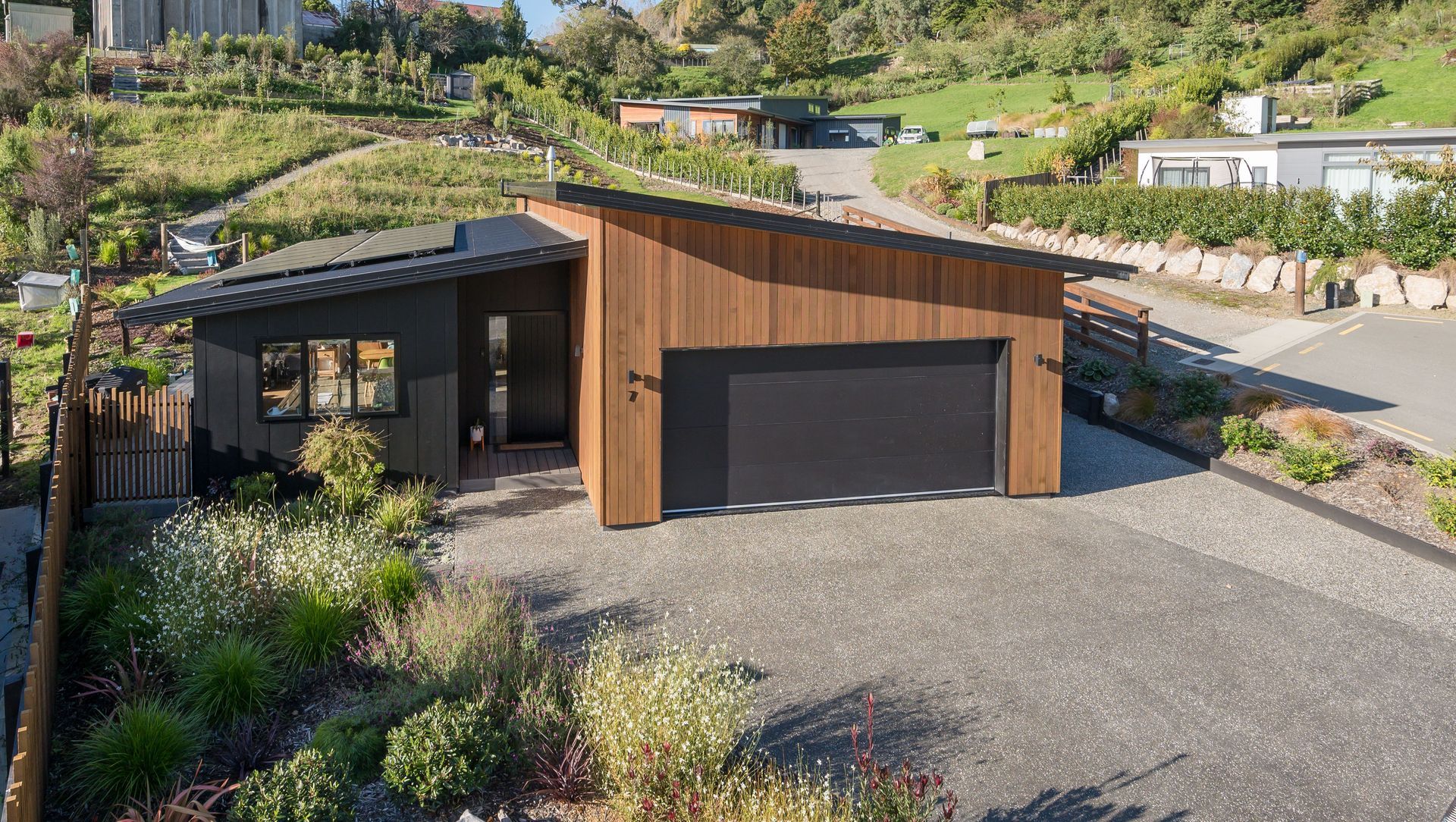 7 Grampian Oaks Lane banner