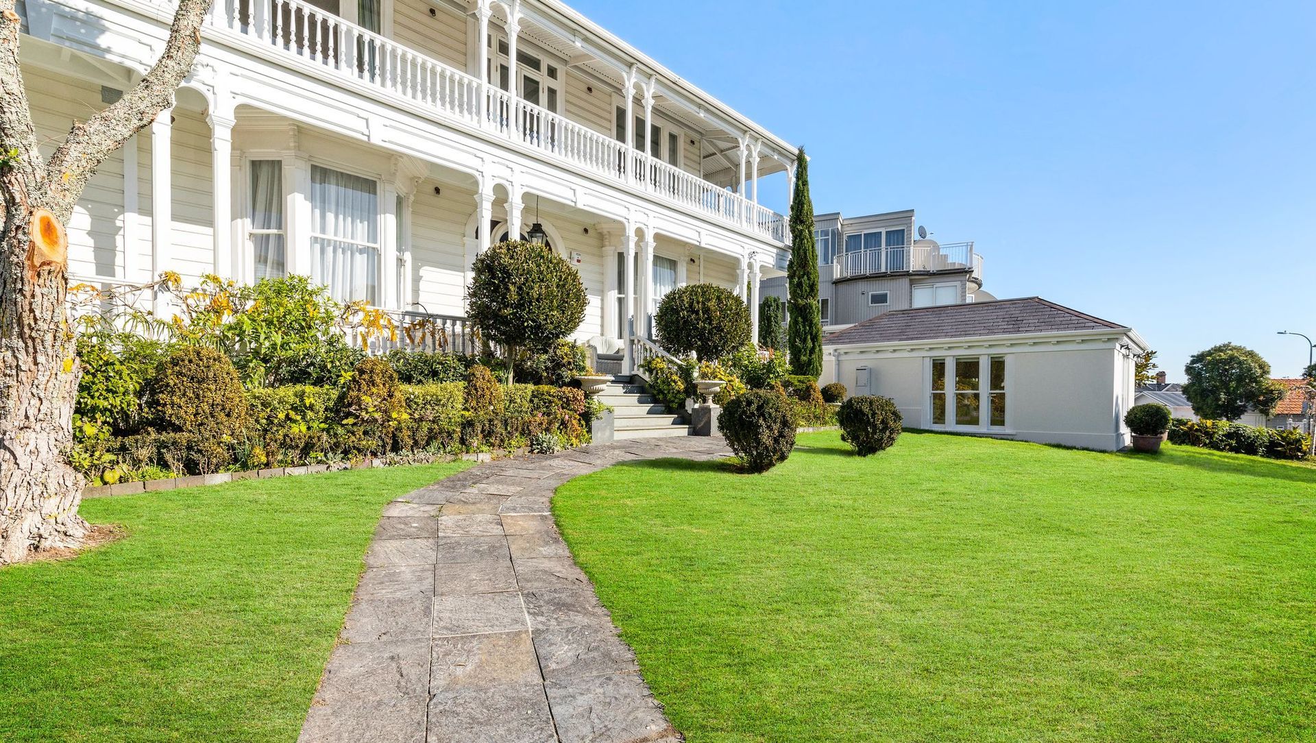 London Street banner