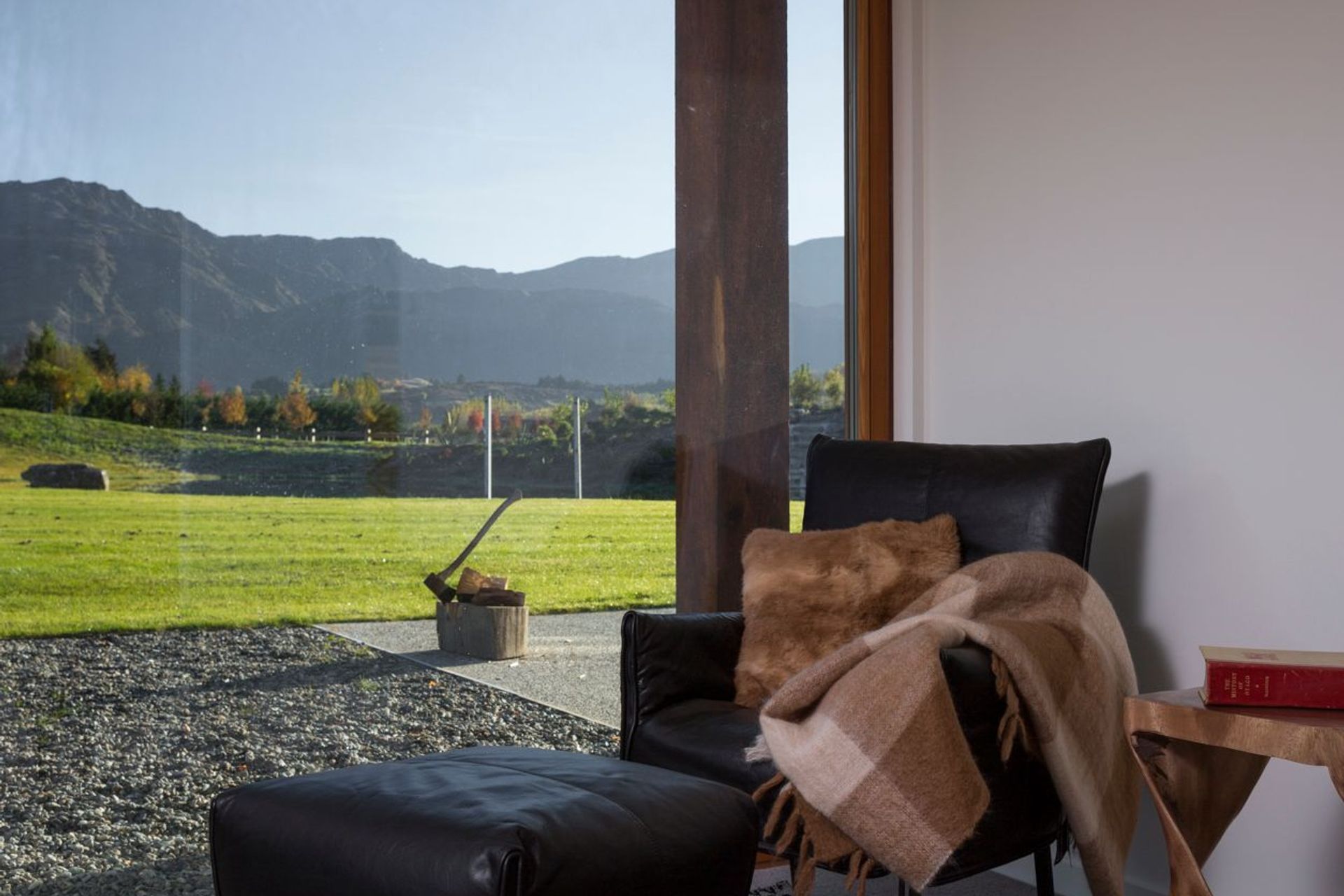 Hawthorn "Contemporary Farm" House