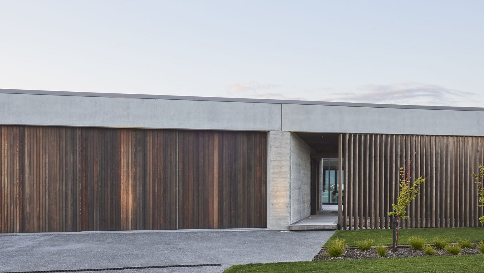 Kinloch Lake House banner