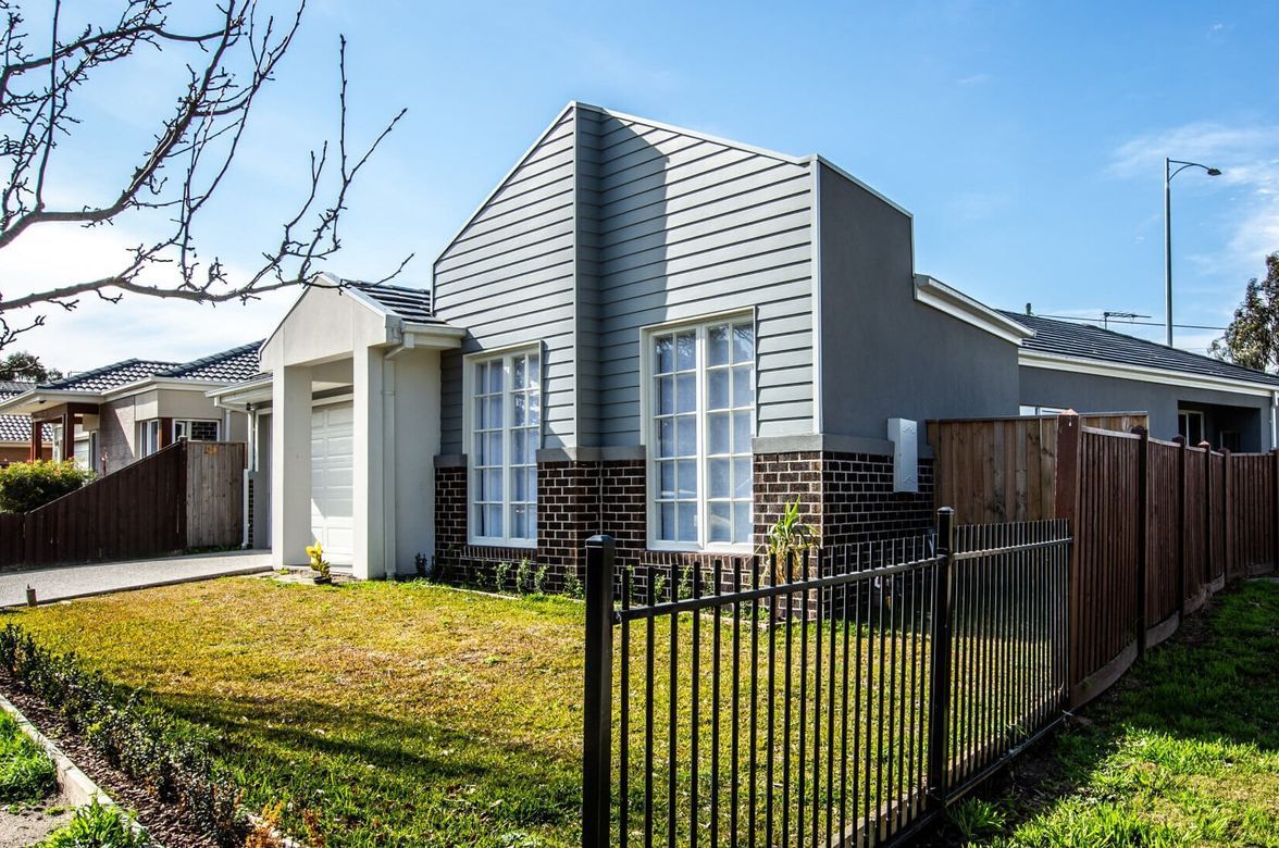 Poets Court, Mernda