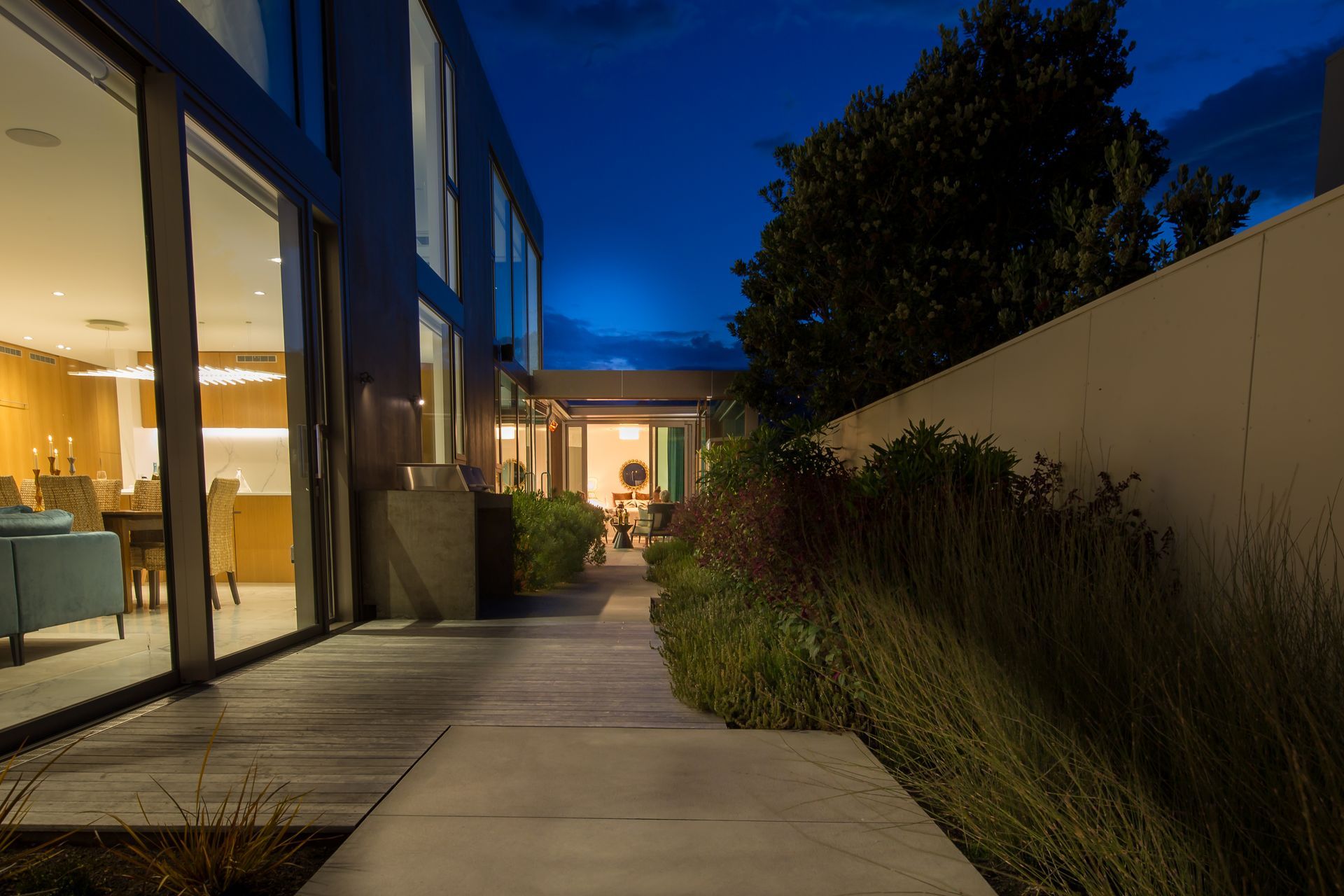 An Entertainer's Dream on the Estuary