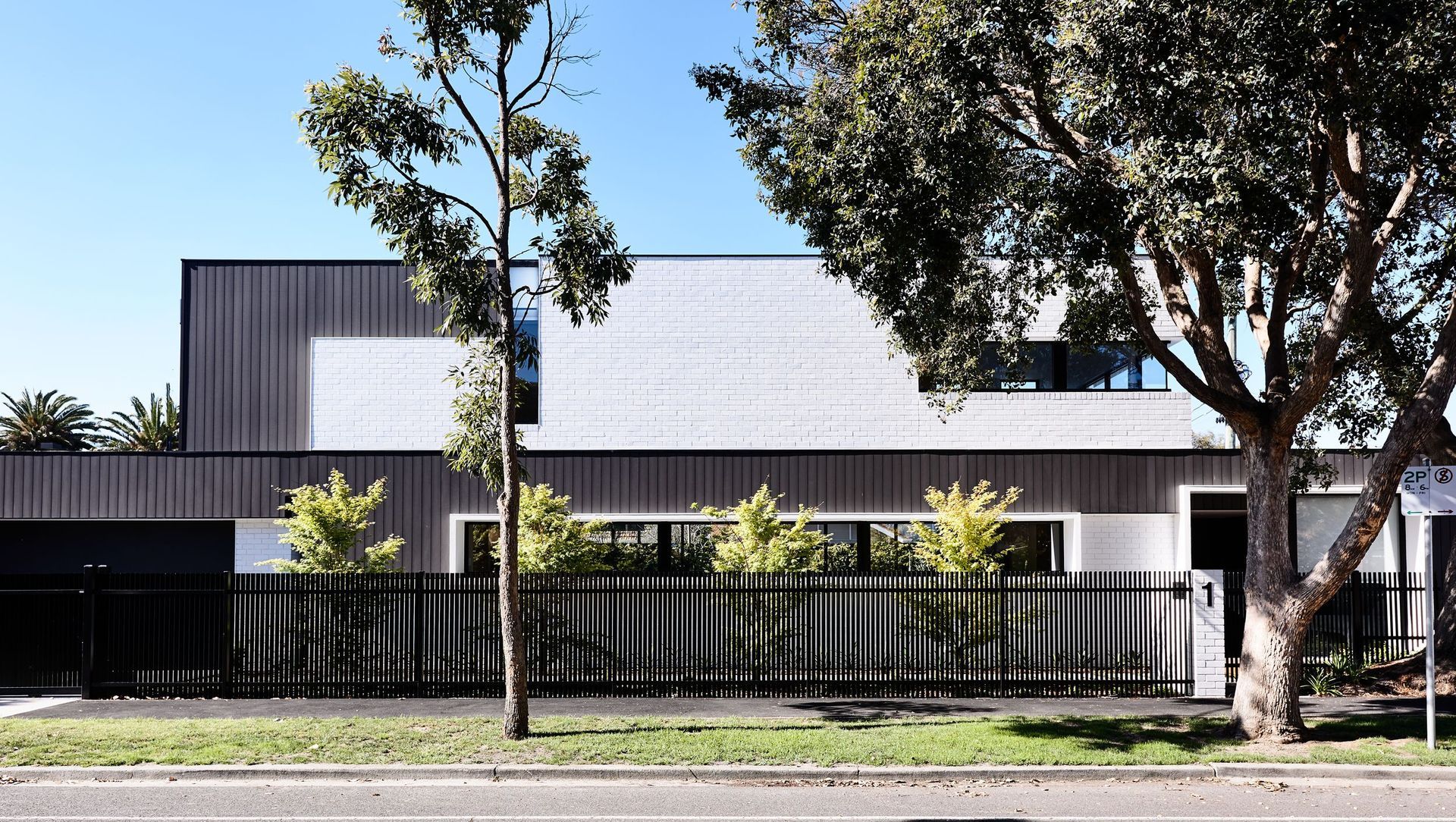 Mildura Avenue banner