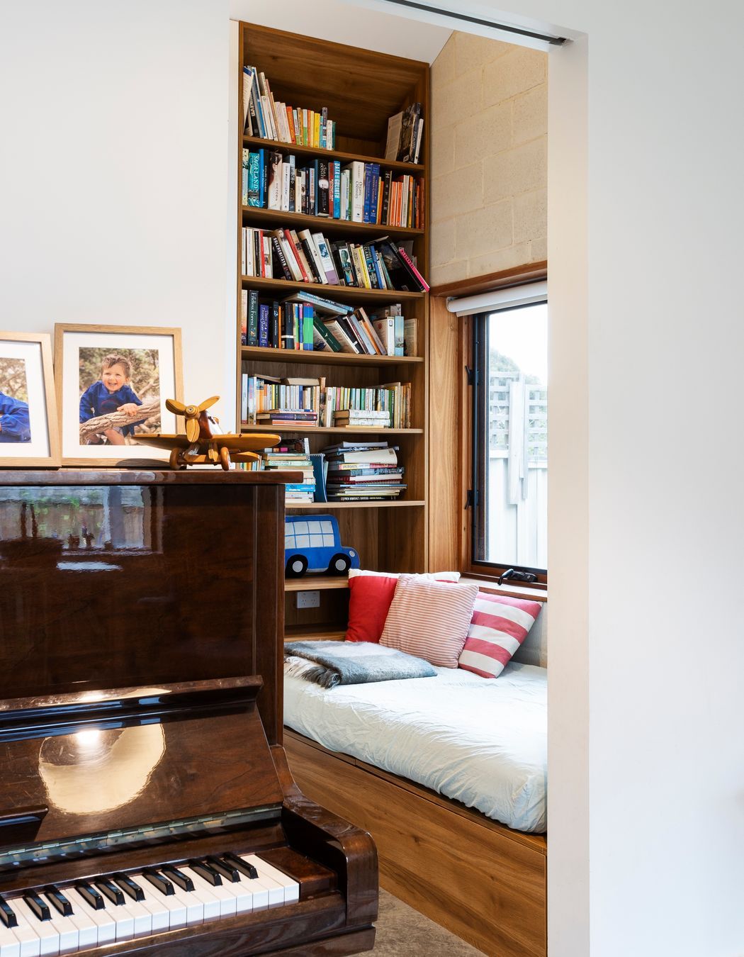 A fold down bed and a daybed in the craft room provide accommodation for guests