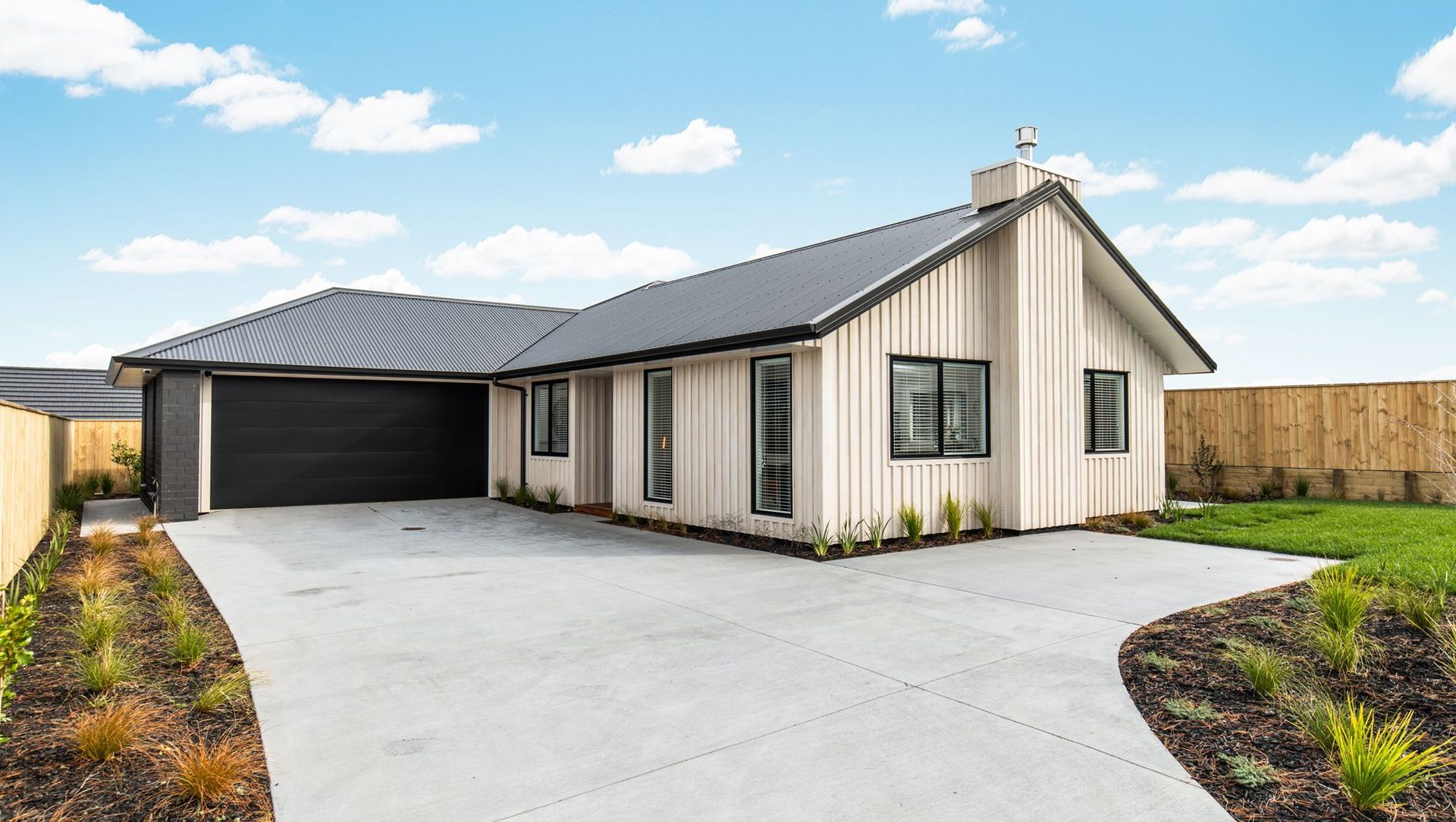 Helenslee Home banner