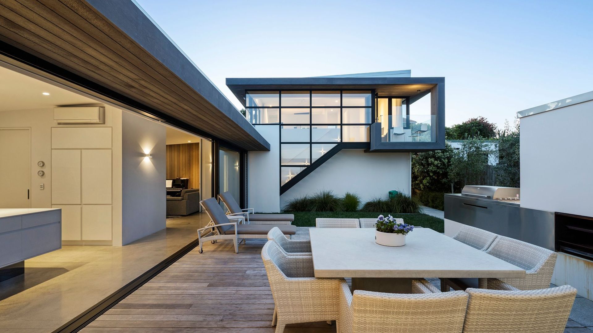 Sandspit by Julian Guthrie Architecture video