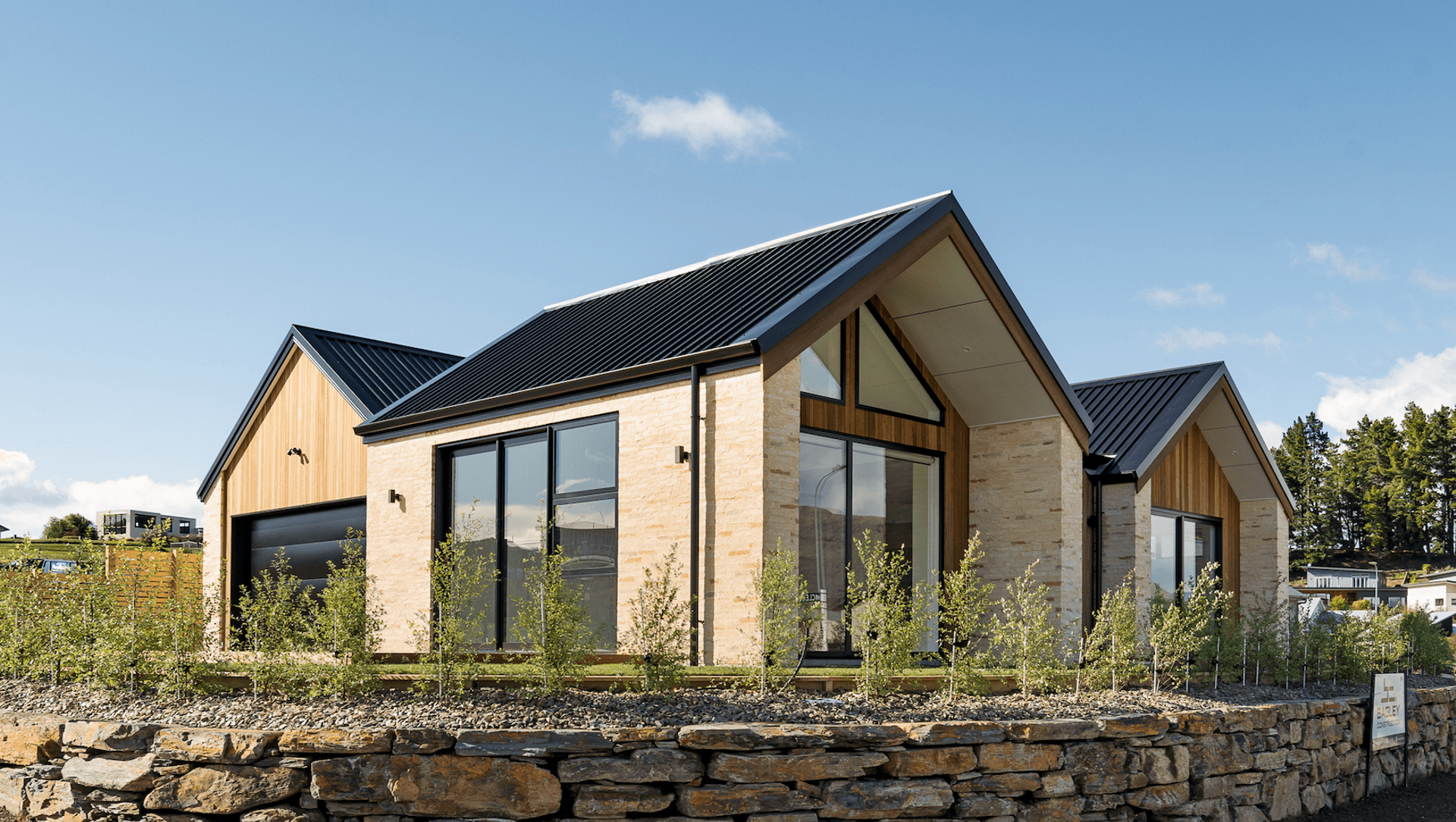 Farrant Drive banner