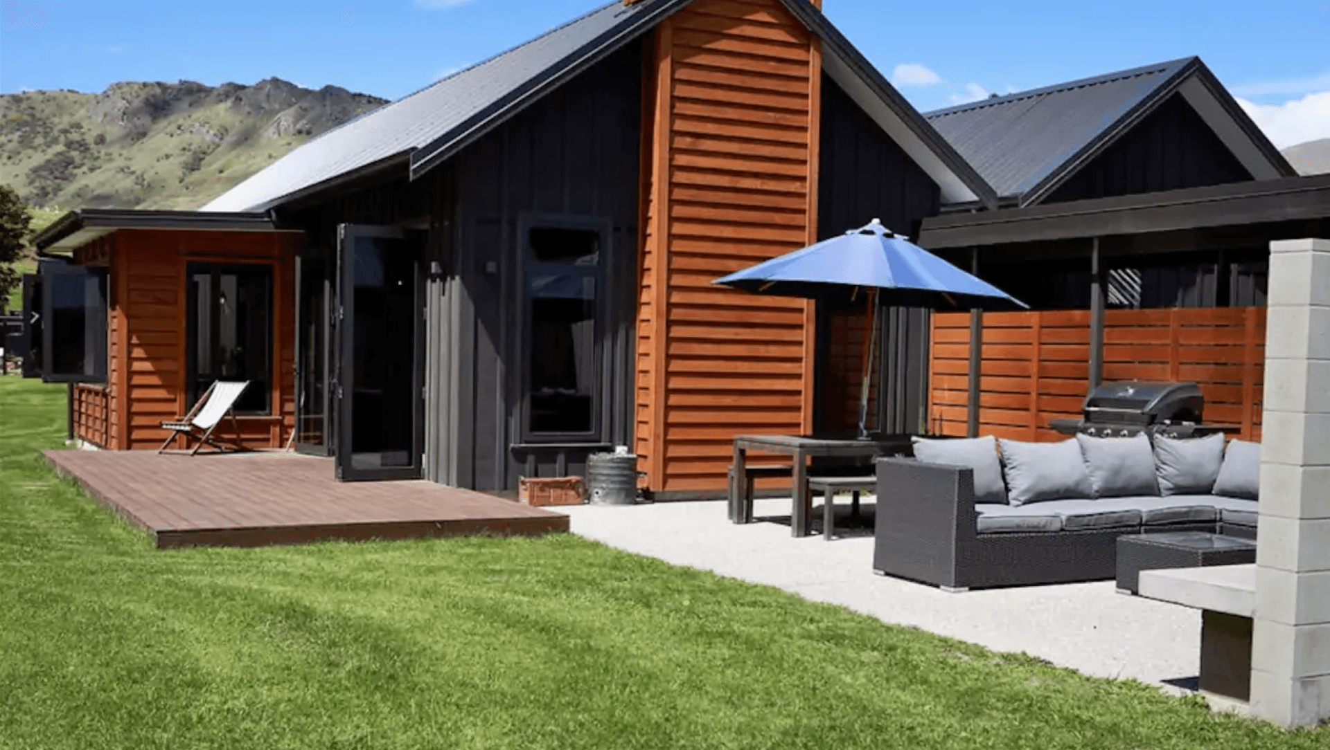 Queenstown House banner