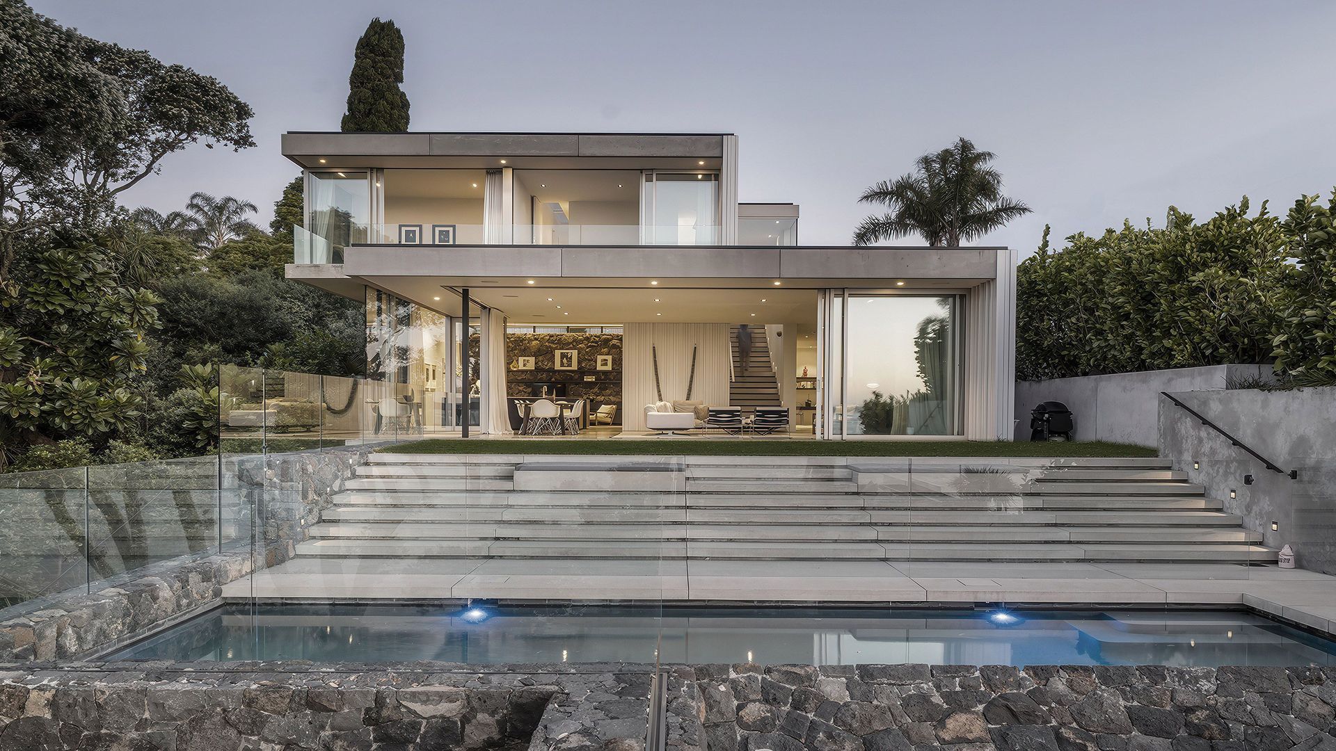 Sea Wall House by Patterson Associates video