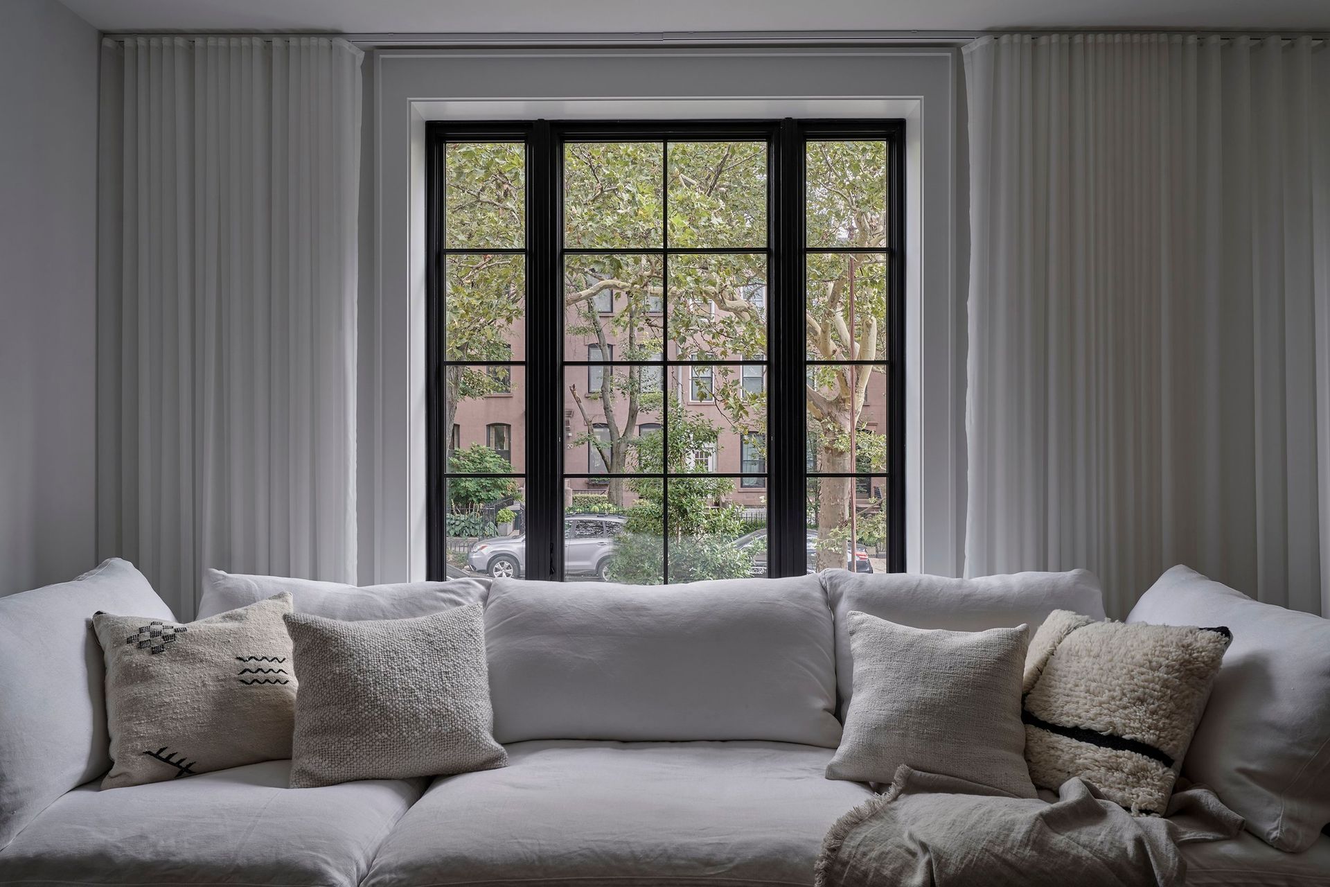 StudioPHHArchitectureCarrollGardensTownhouseExteriorLukePolihrom232877small.jpg