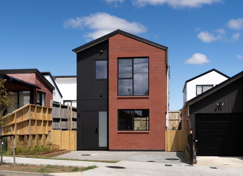 Puwha Street - Presence Makes Perfect