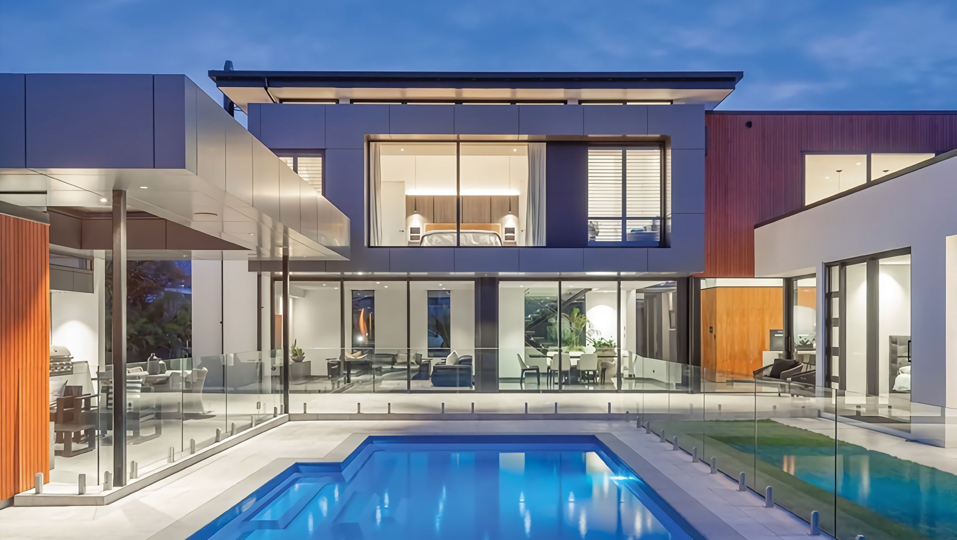 A New Plymouth Stunner banner