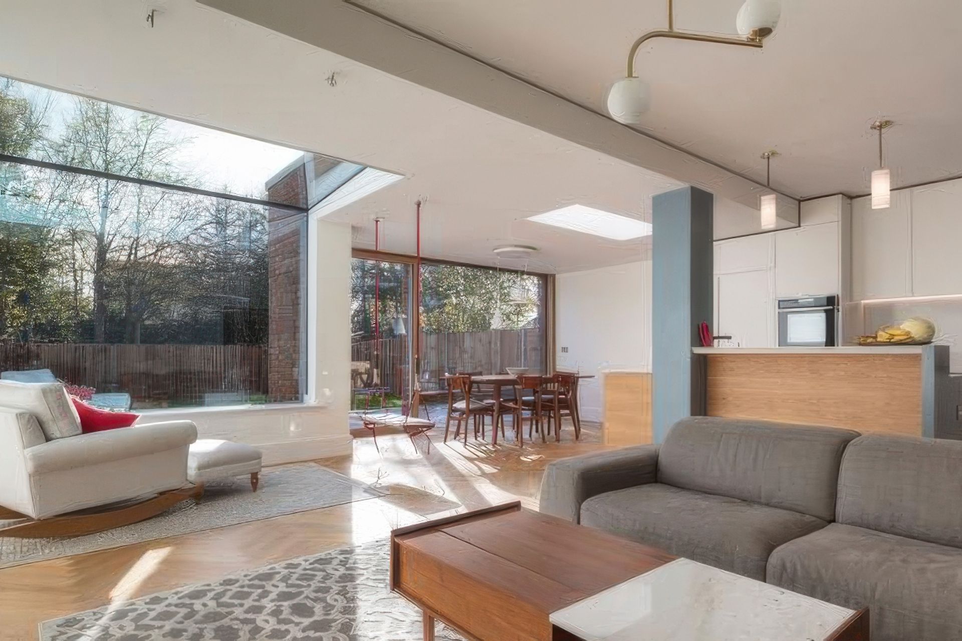 centor-casestudy-211-integrated-sliding-door-creating-a-sunny-living-space-with-a-seamless-connection-to-the-garden-02-gigapixel-standard-v2-900h.jpeg