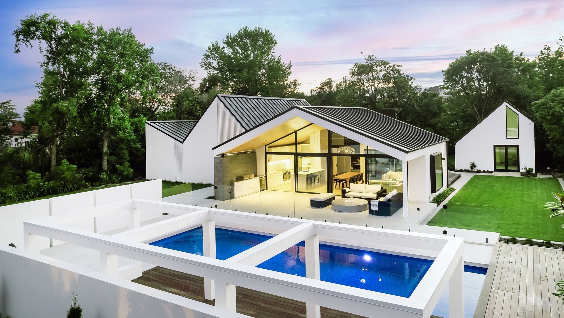 Fendalton III banner