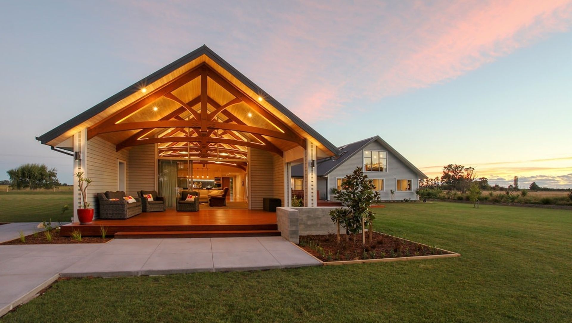 Trussed Living banner