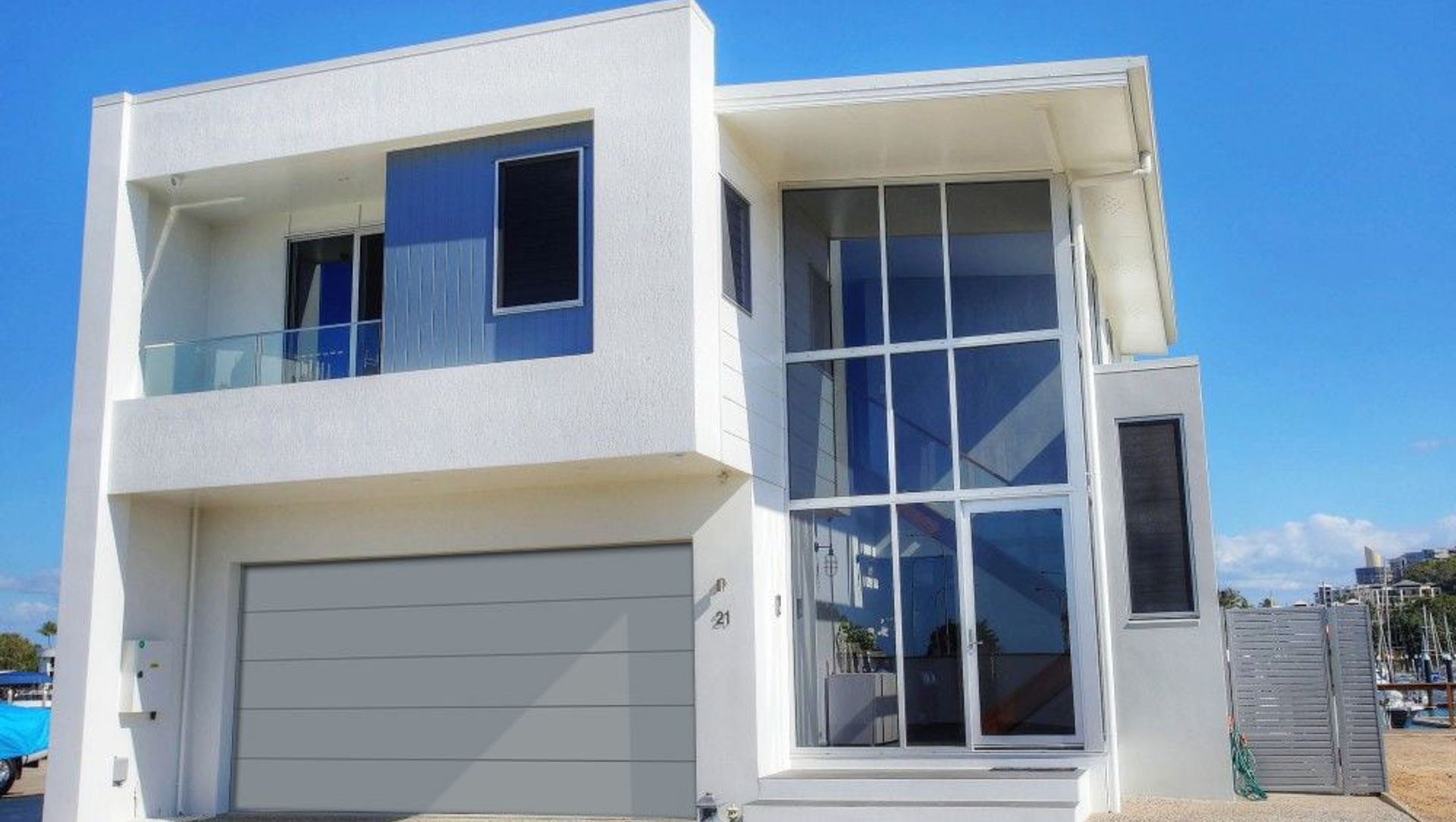 Colorbond Garage Door - Lancini Homes banner