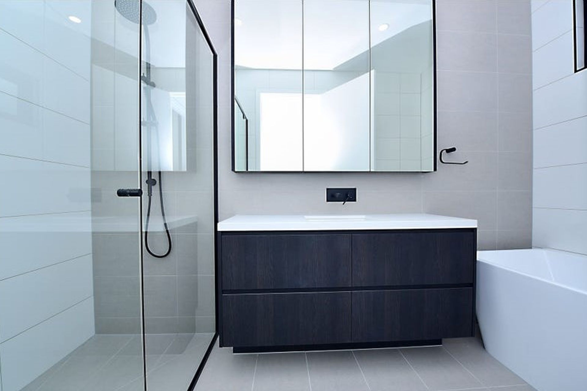 MODERN TOWNHOUSES EDITHVALE