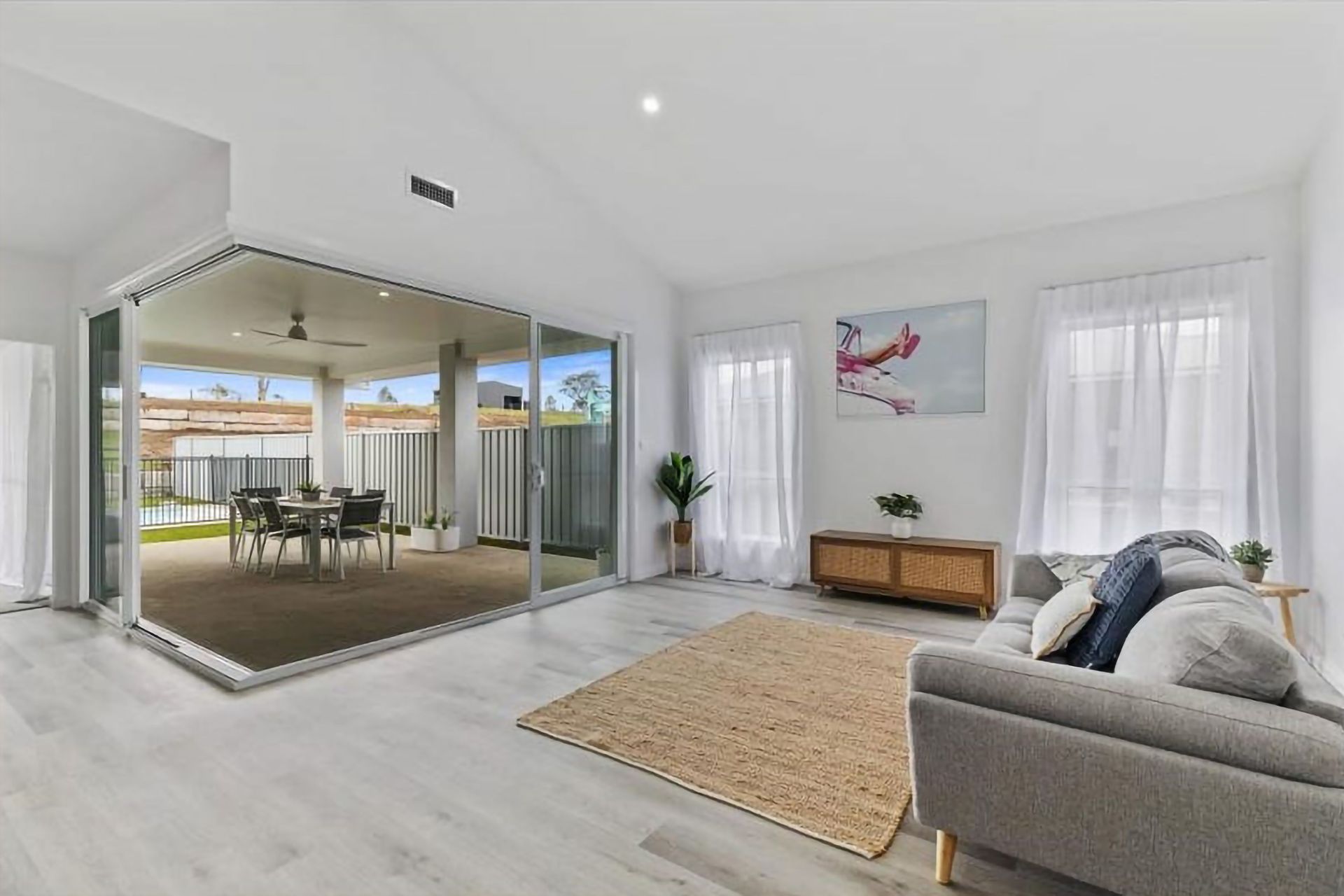 Aberglasslyn Residence