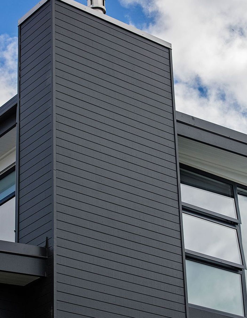 Three-Level Multi Cladding Home with Pool