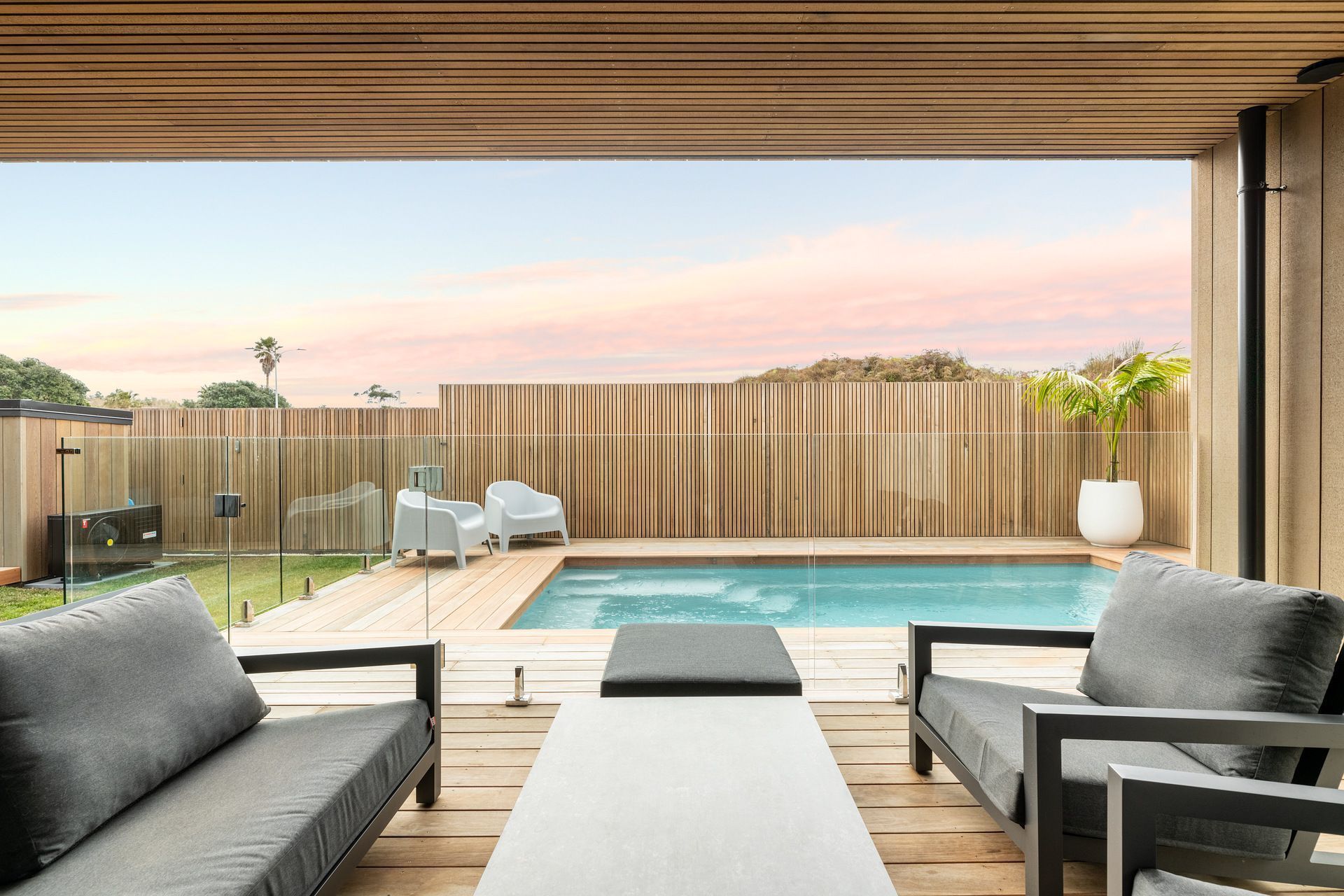 TGA - Modern Screens