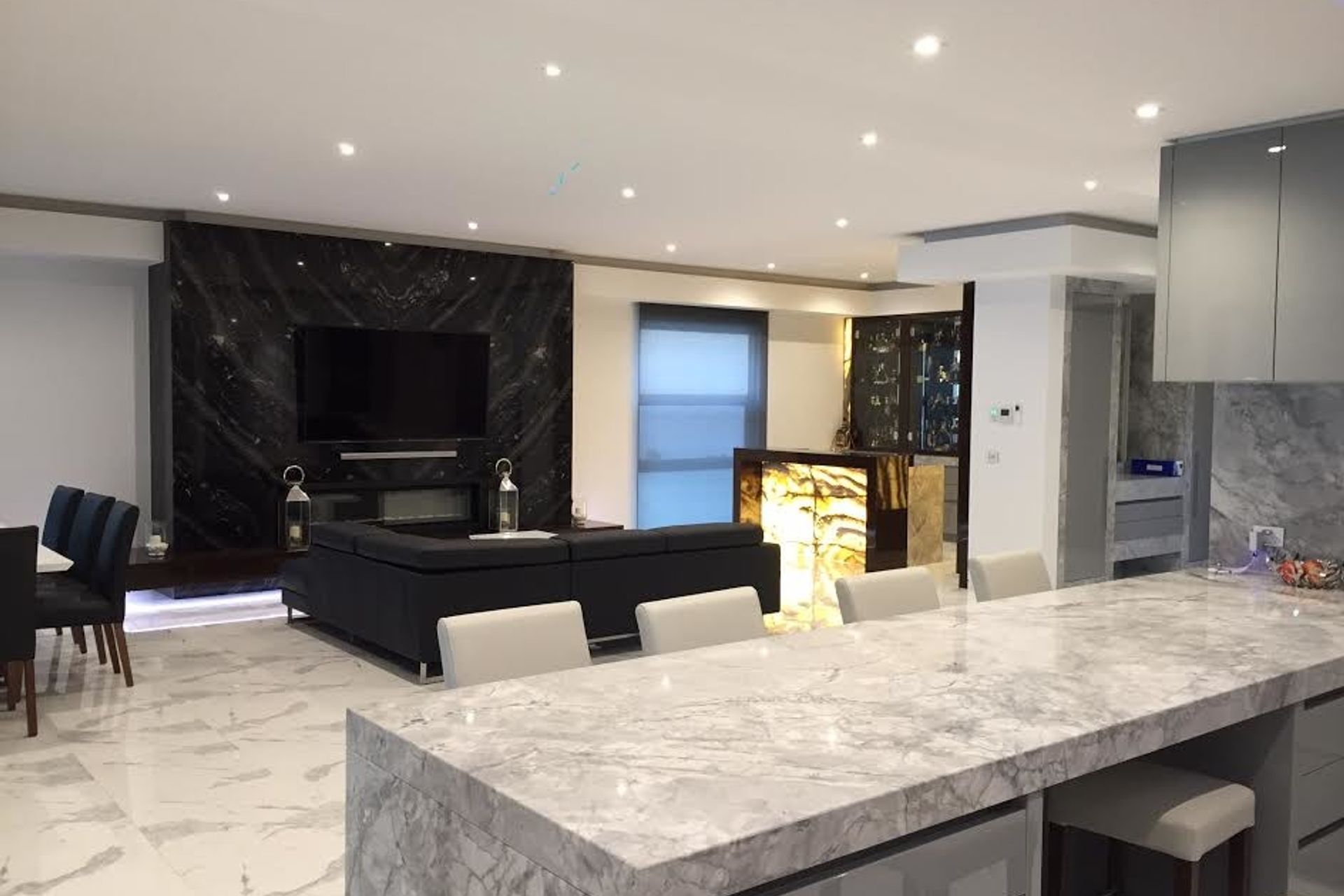 CUSTOM HOME FEATURED IN HOME DESIGN + LIVING MAGAZINE