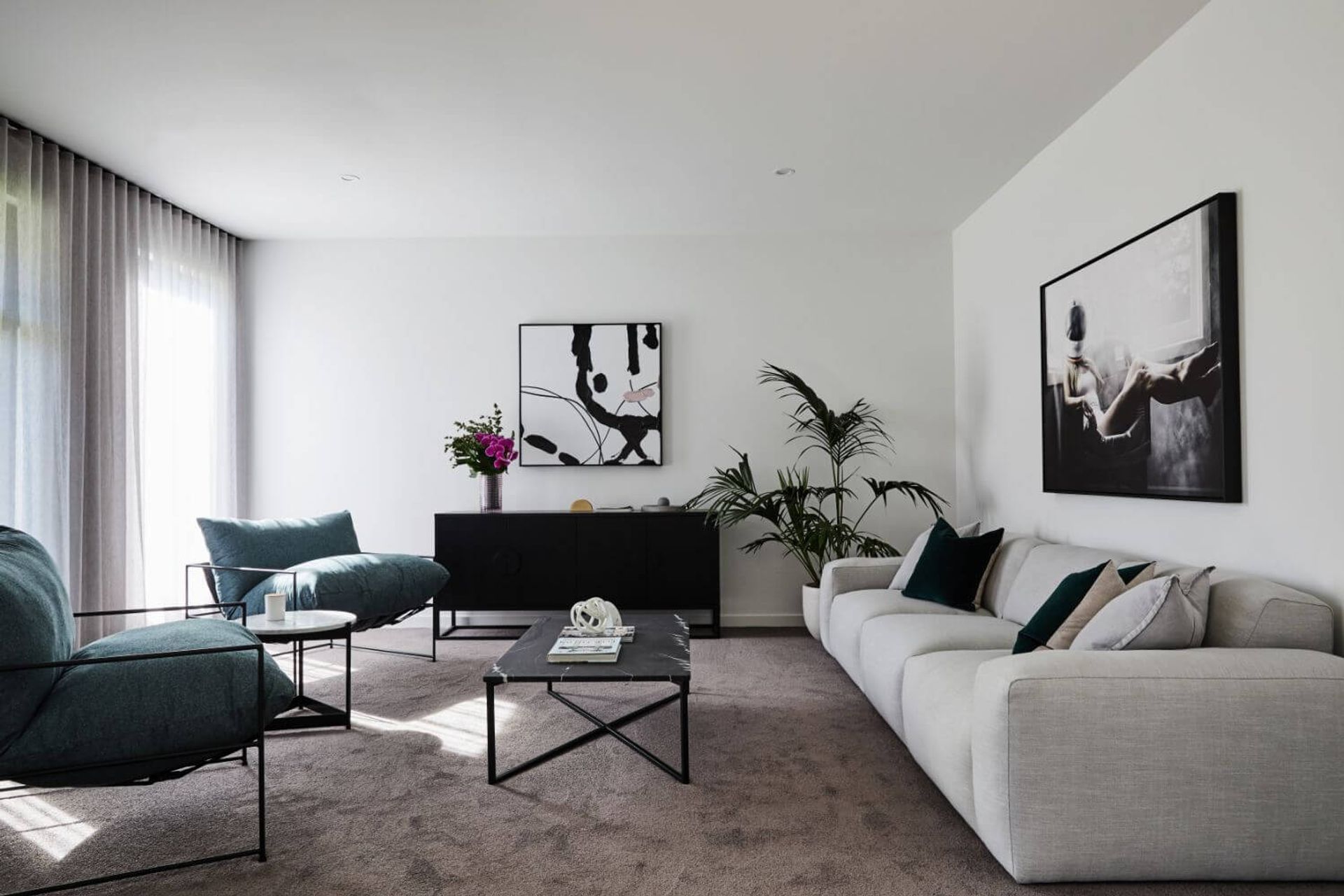 The Hue, Bentleigh East