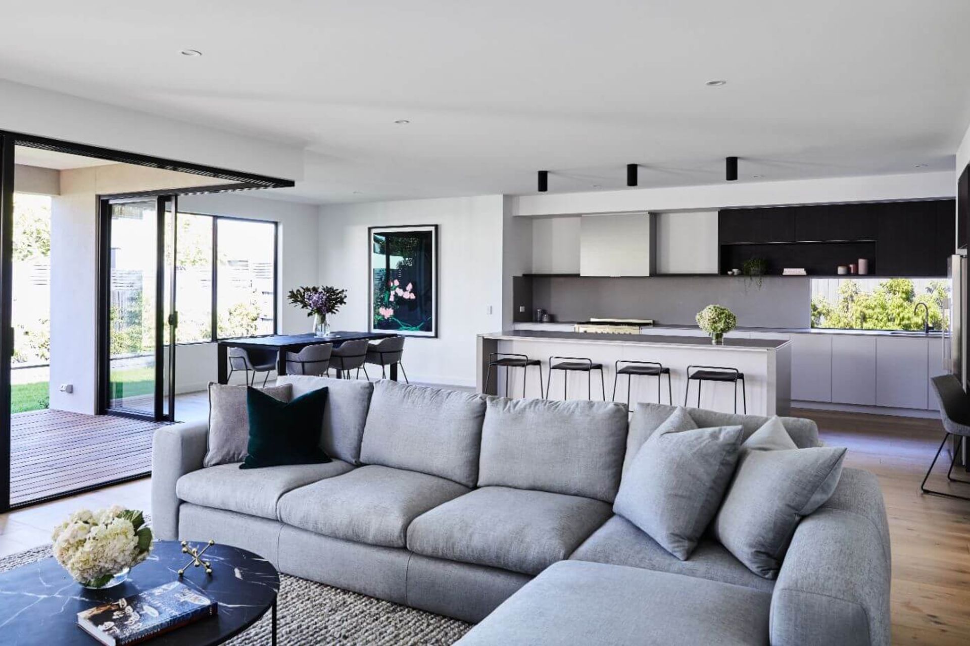 The Hue, Bentleigh East