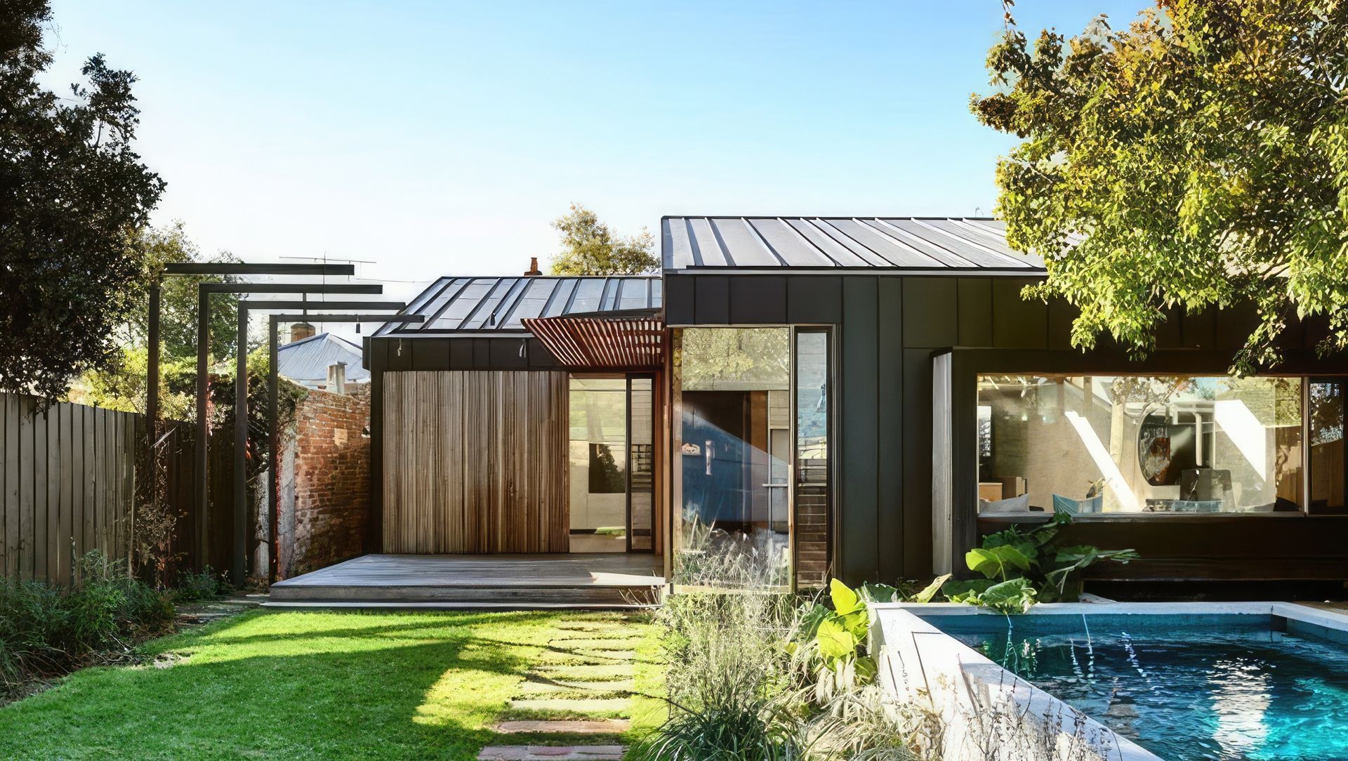 Light Saw House banner