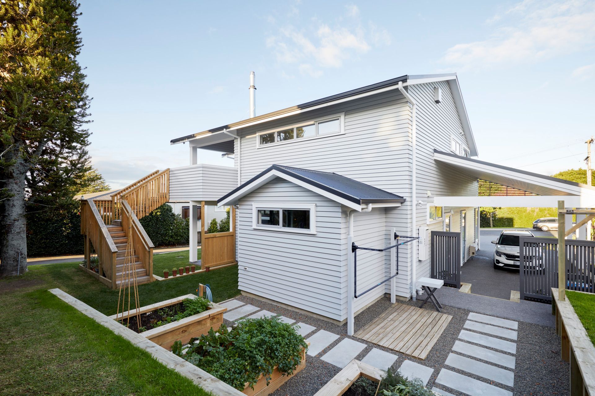 Honouring the Avenues