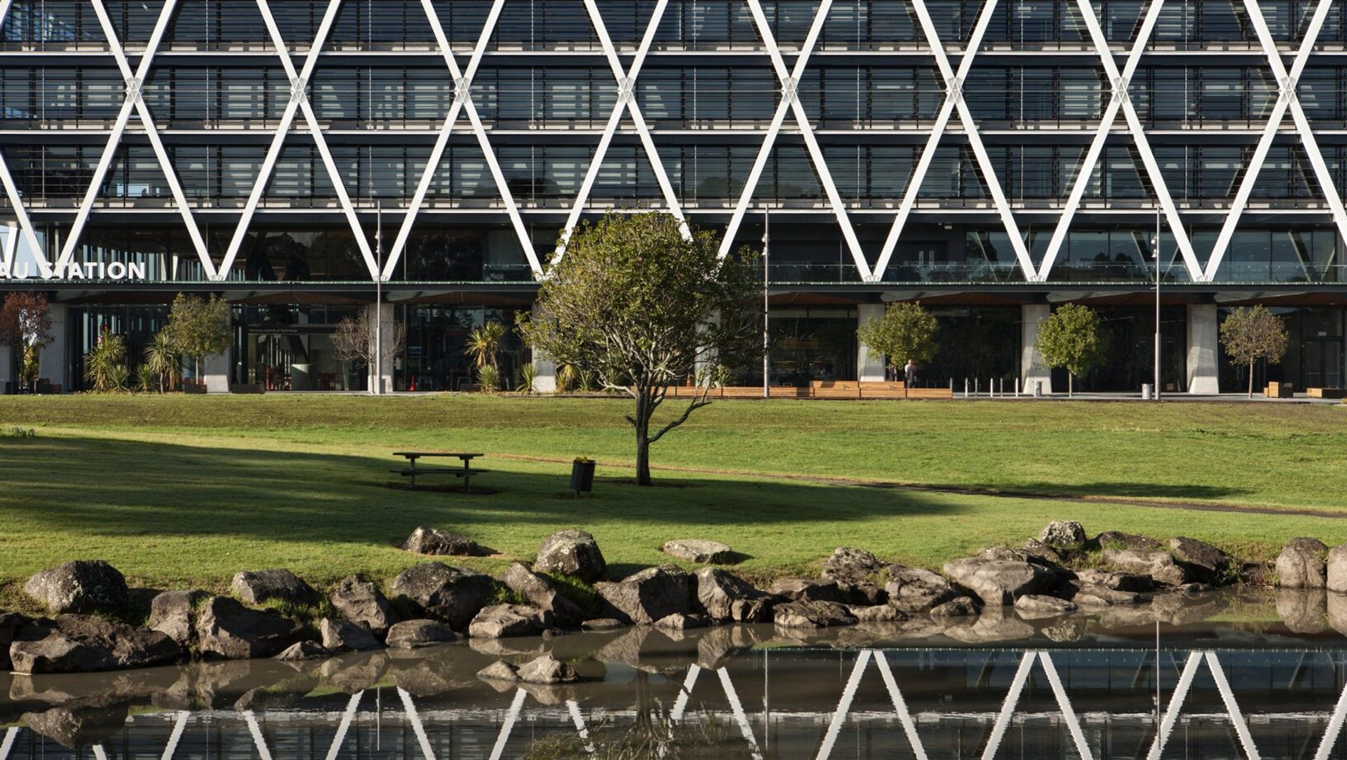 MIT Manukau, Auckland banner