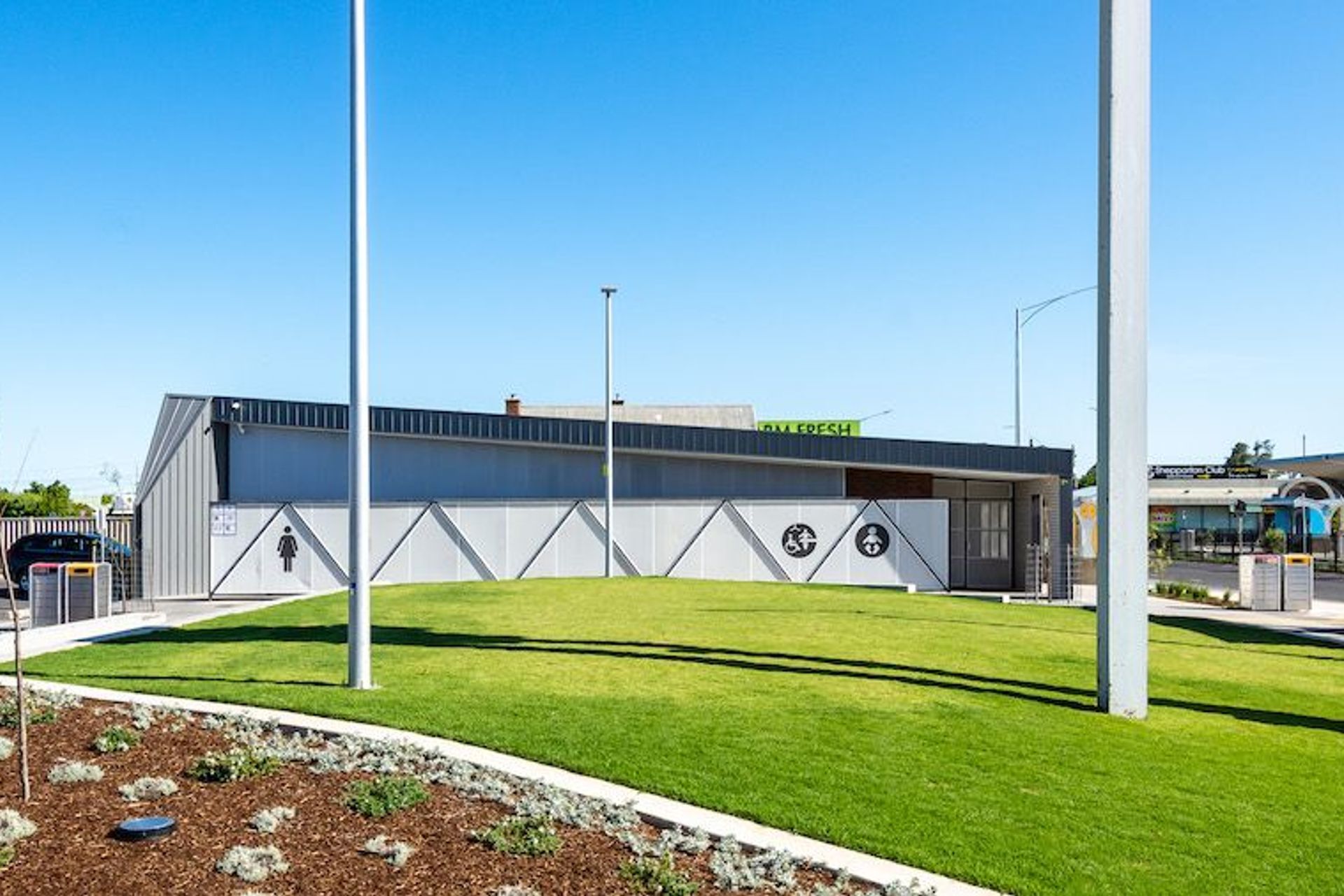 Maude St. Amenities Building