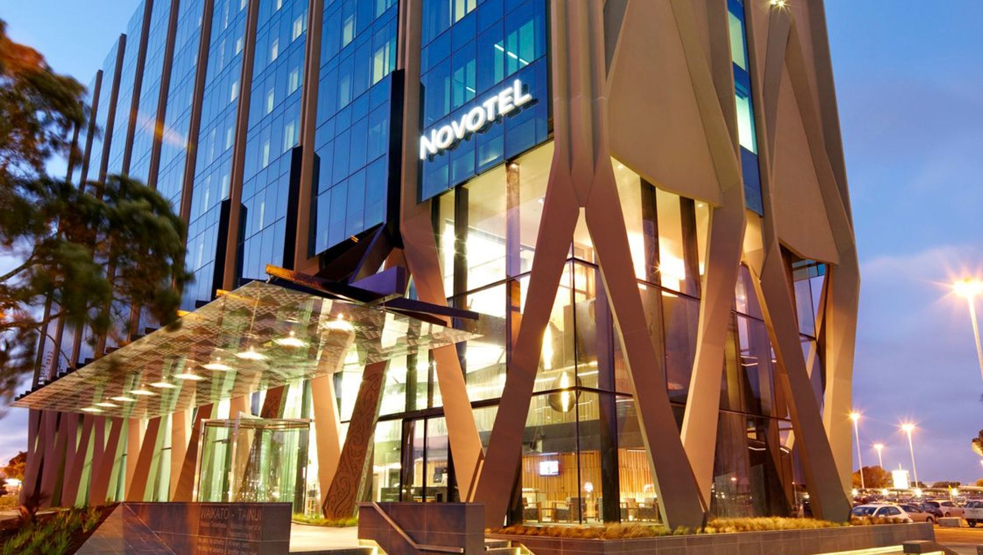 Novotel Auckland Airport banner