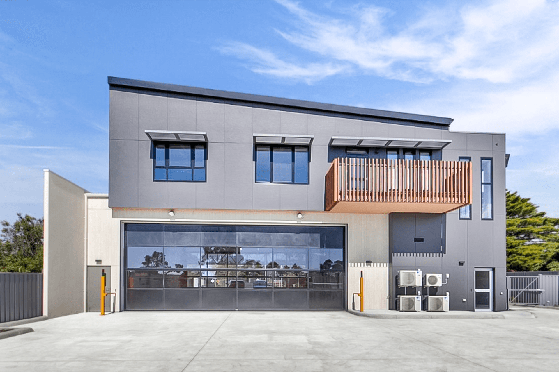 Ambulance Victoria Watsonia