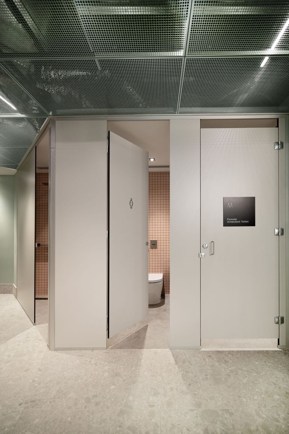 Executive End-of-Cycle-Trip Amenity Spaces