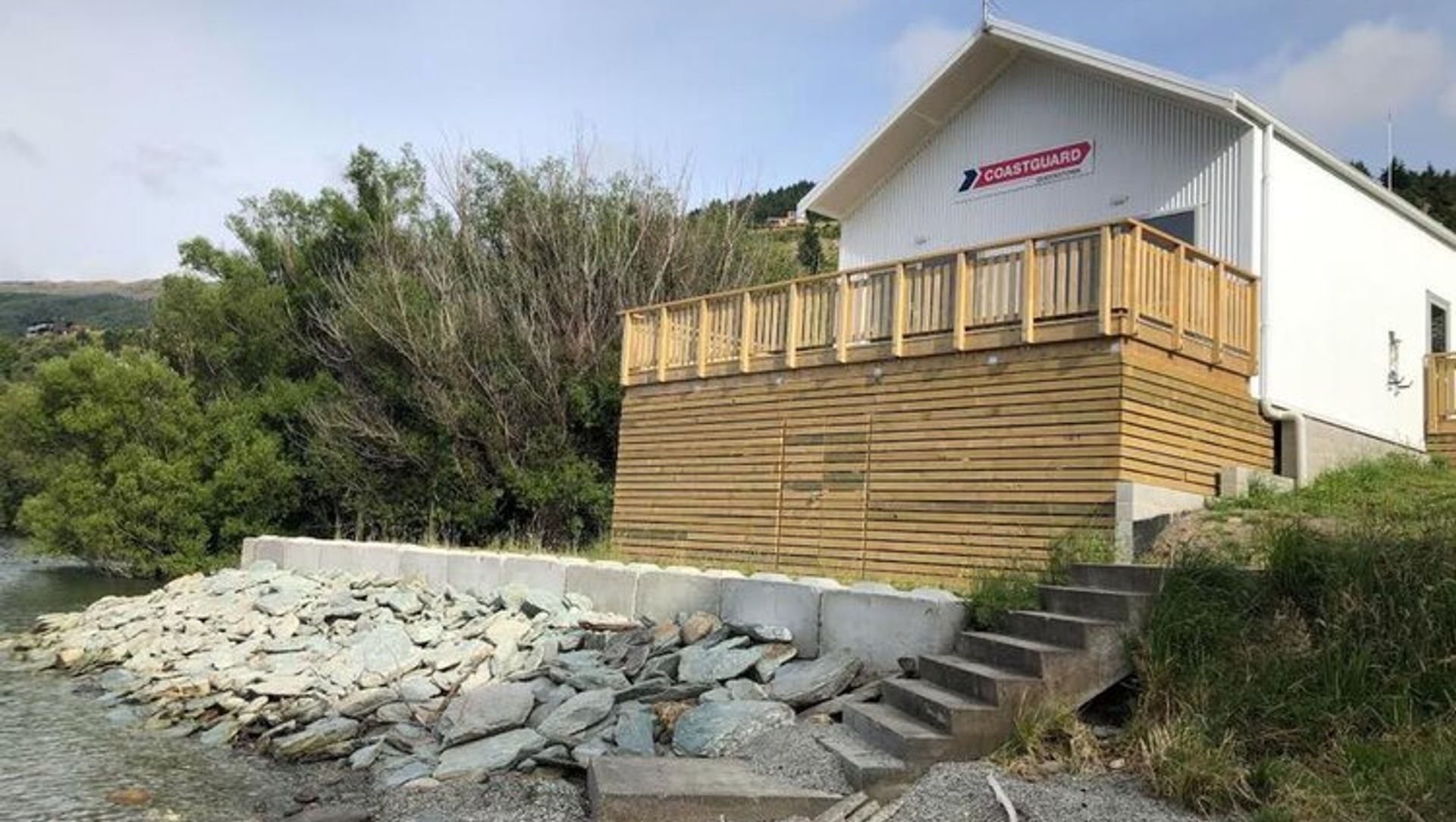 Queenstown Marina banner