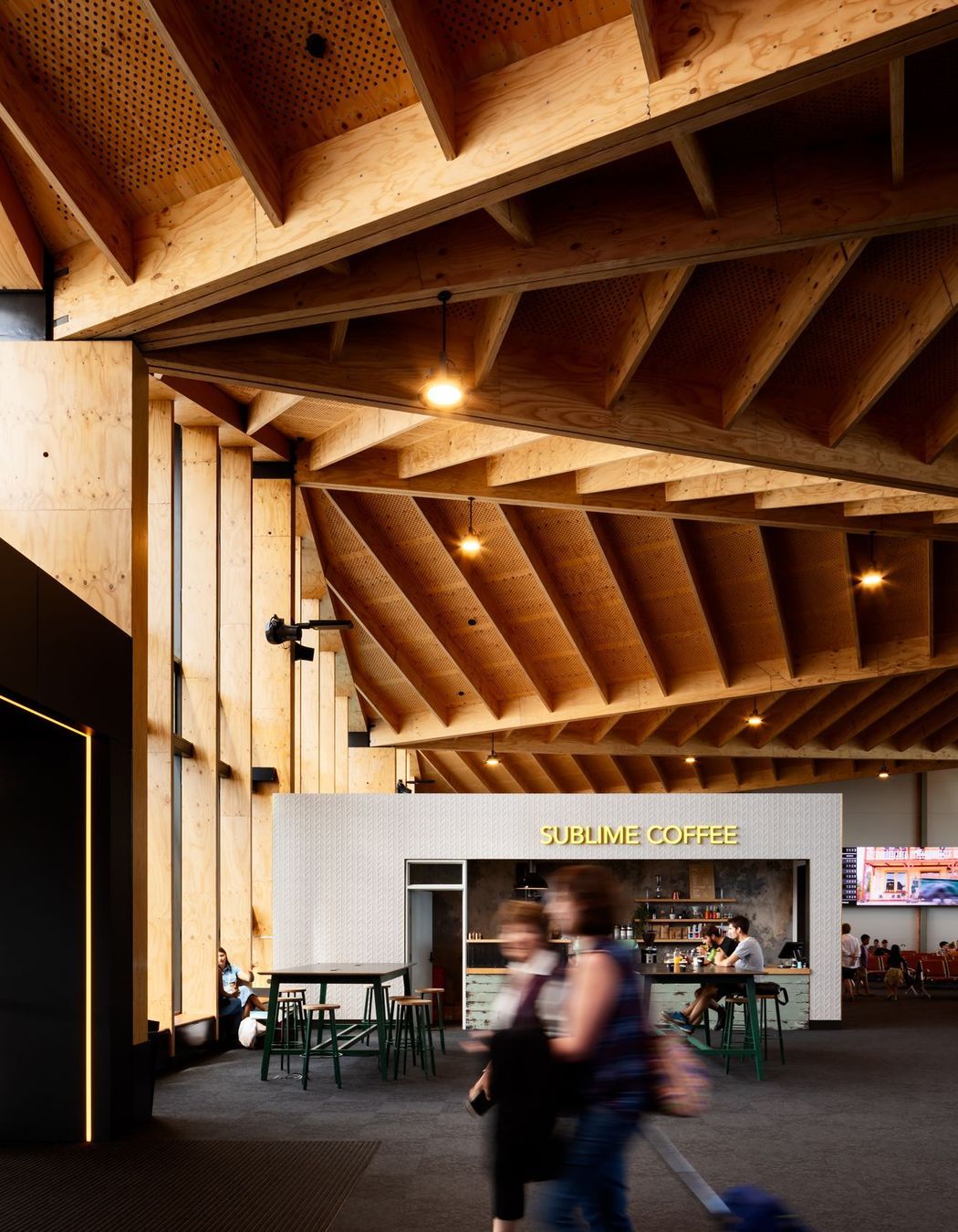 At its most basic, the interior of the terminal resembles a large container in which the interior elements have been designed to be reconfigured if need be.